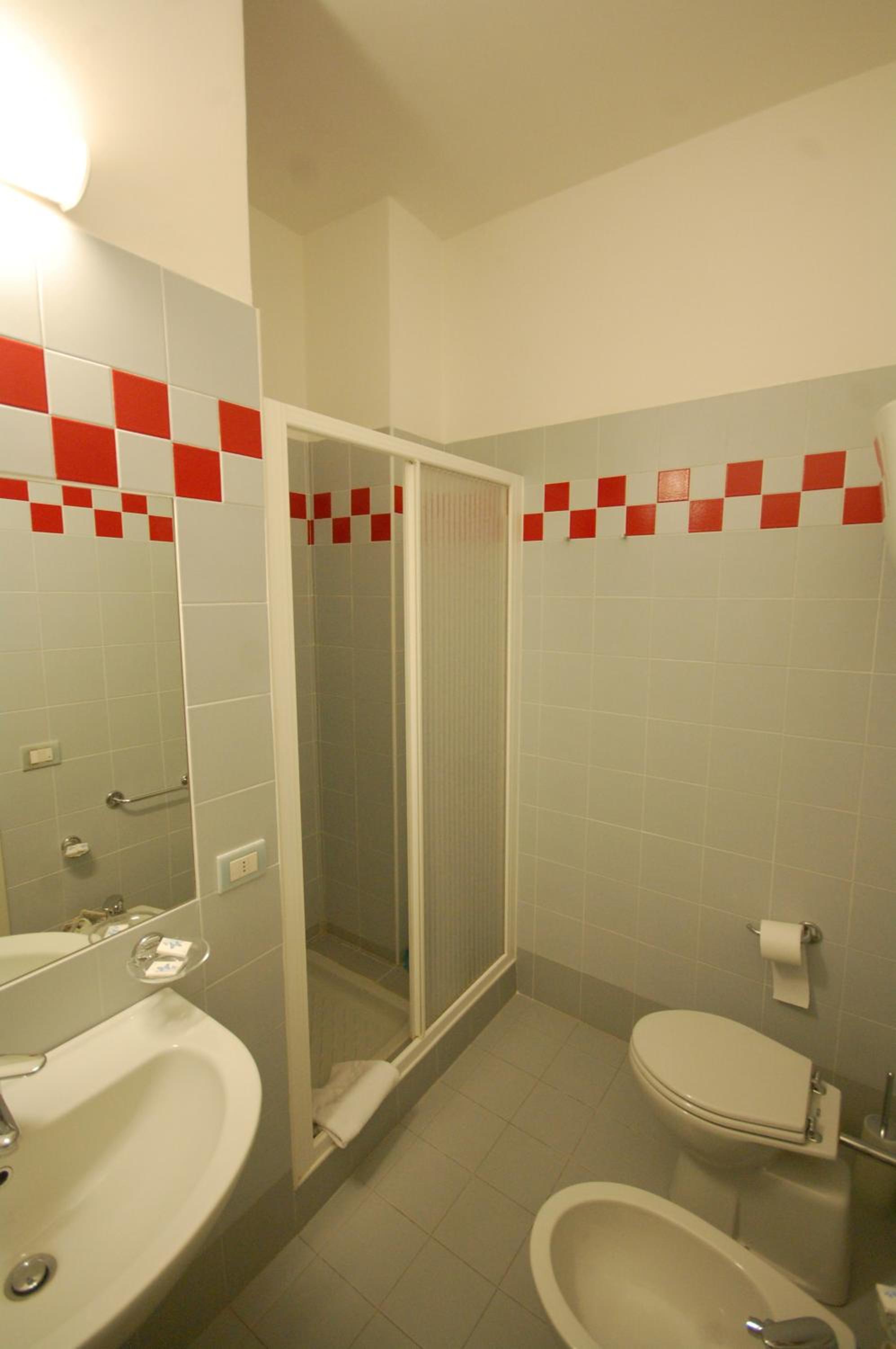 Twin Room - Photo 5
