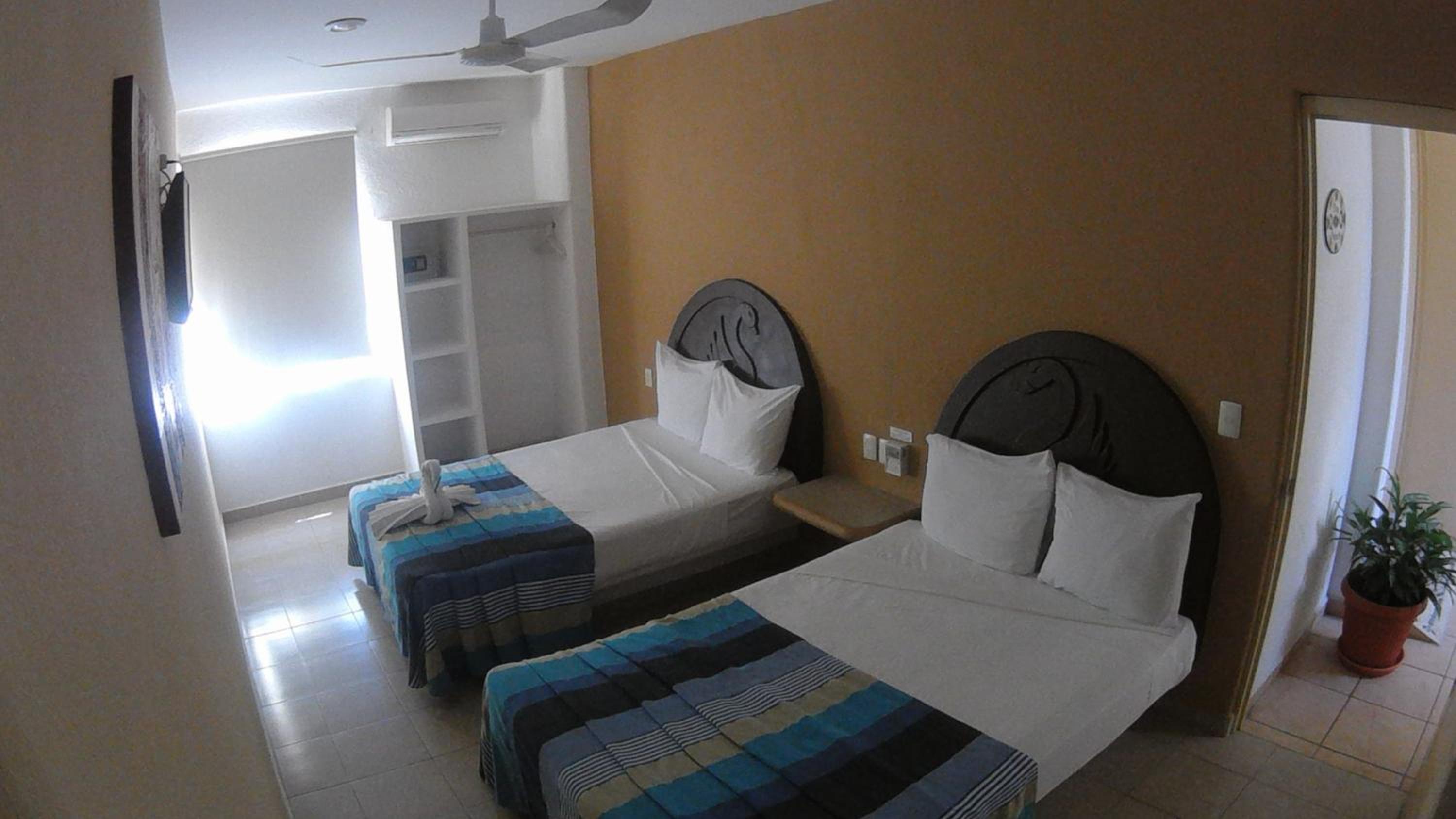 Standard Double Room with Two Double Beds photo 2