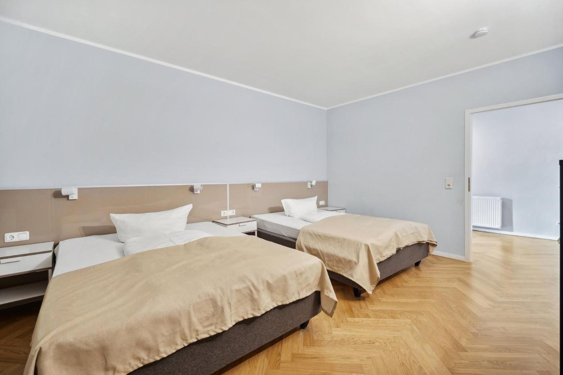 Four-Bedroom Duplex Suite with terrace  - Photo 9