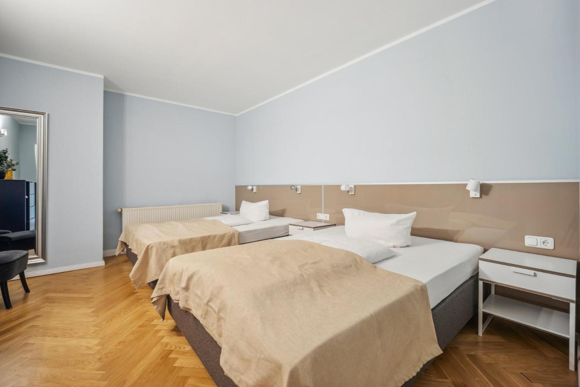 Four-Bedroom Duplex Suite with terrace  - Photo 22
