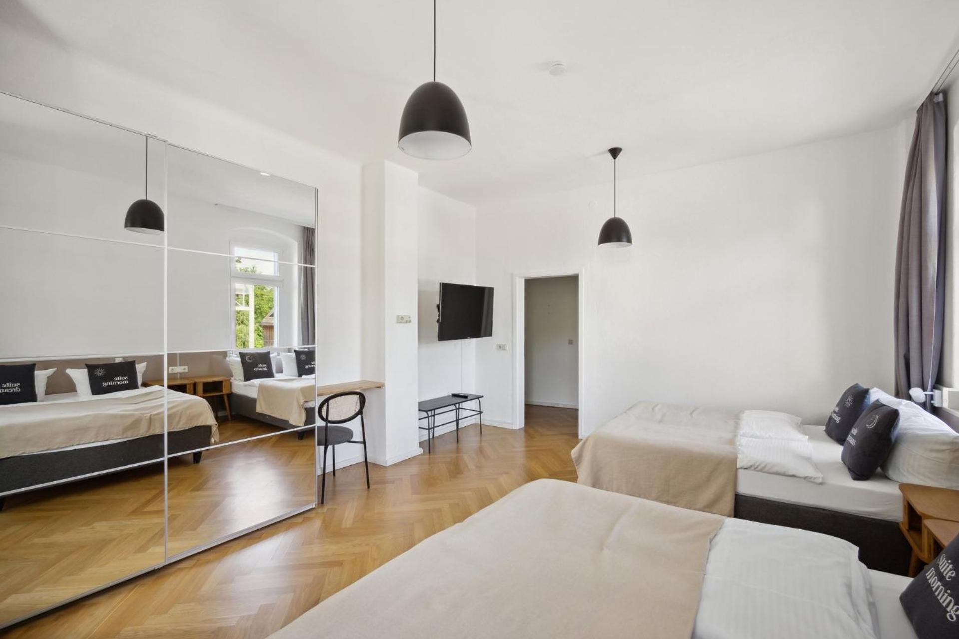 Two-Bedroom Suite - Photo 14