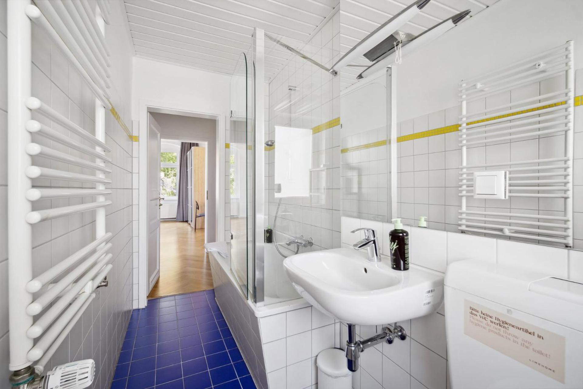Two-Bedroom Suite - Photo 8