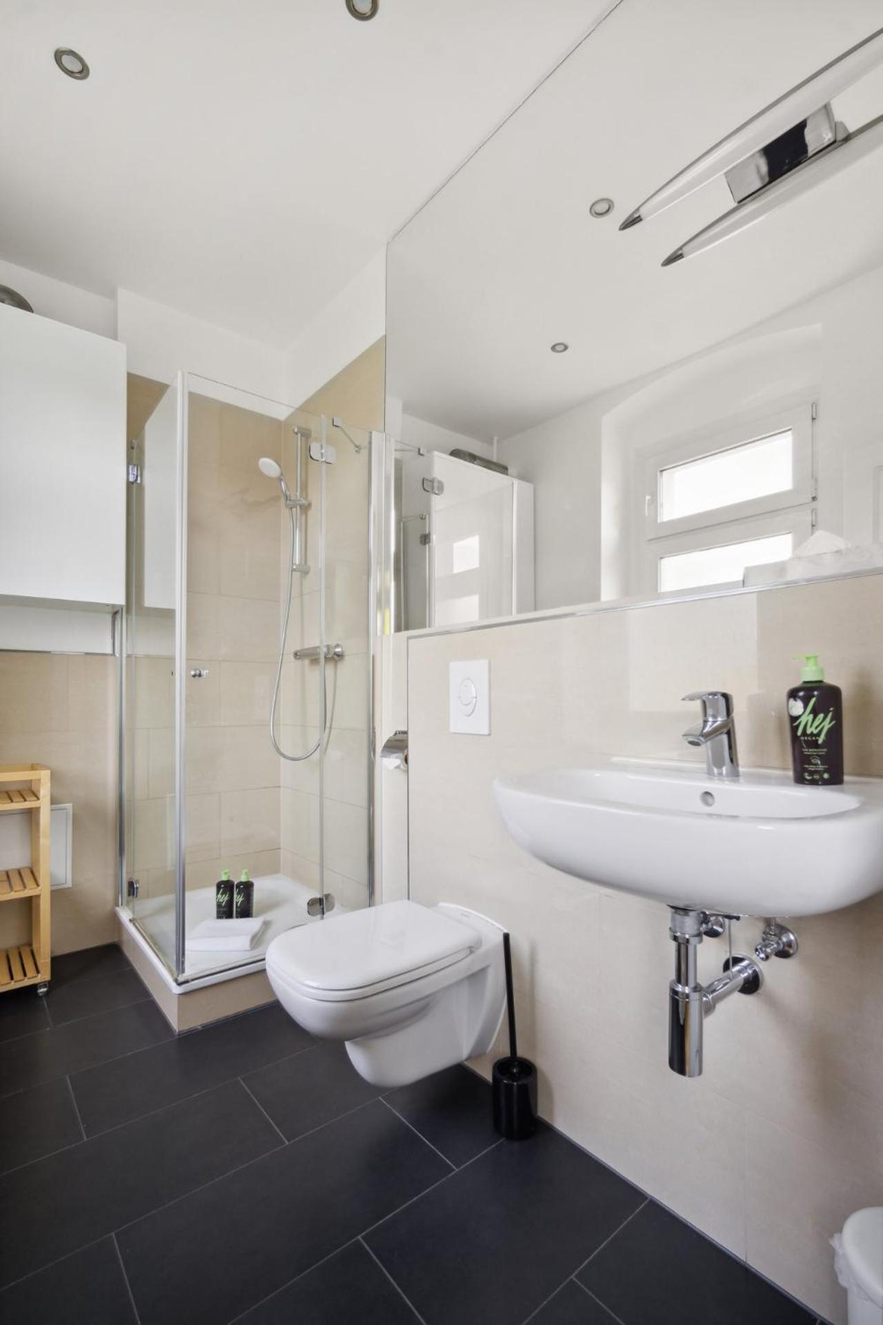 Two-Bedroom Suite - Photo 12