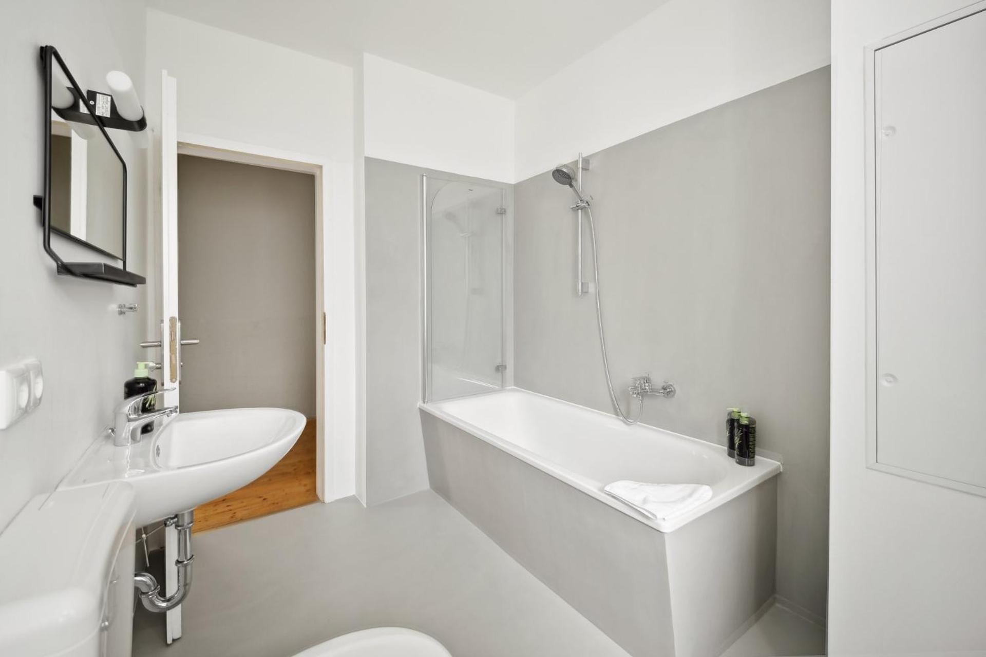 One-Bedroom Suite - Photo 17