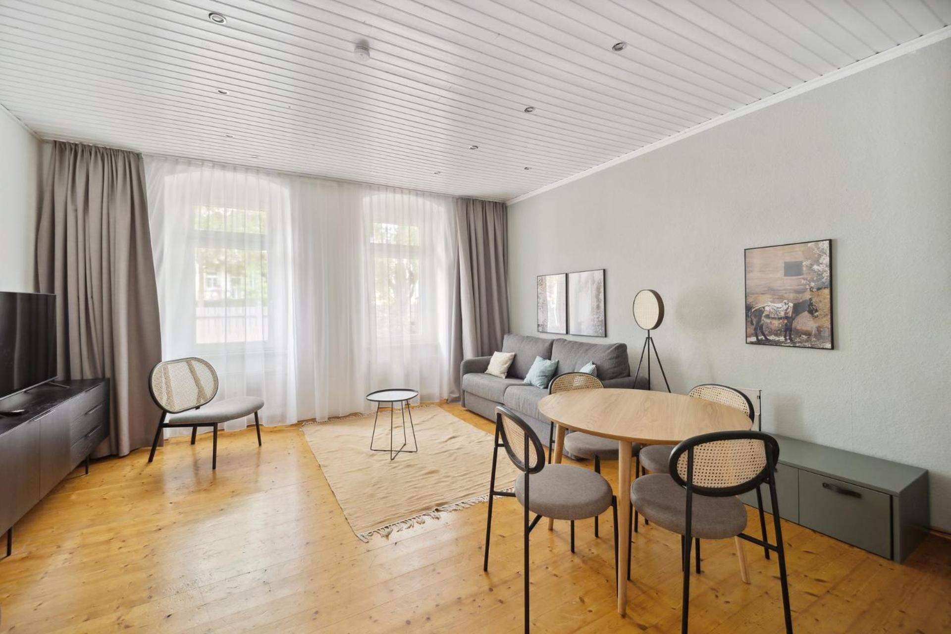 One-Bedroom Suite - Photo 12