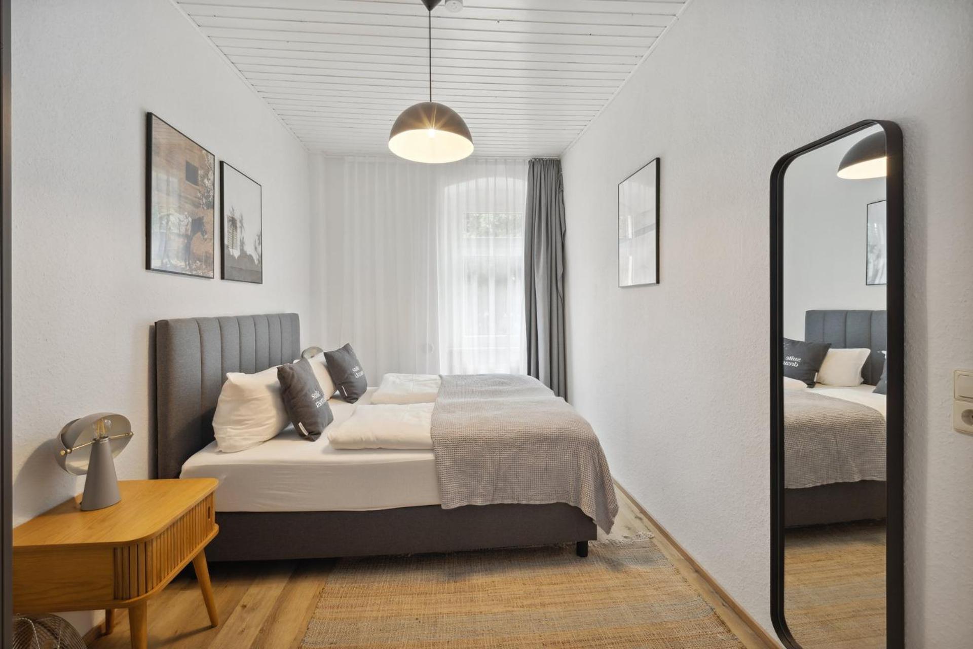 One-Bedroom Suite - Photo 2