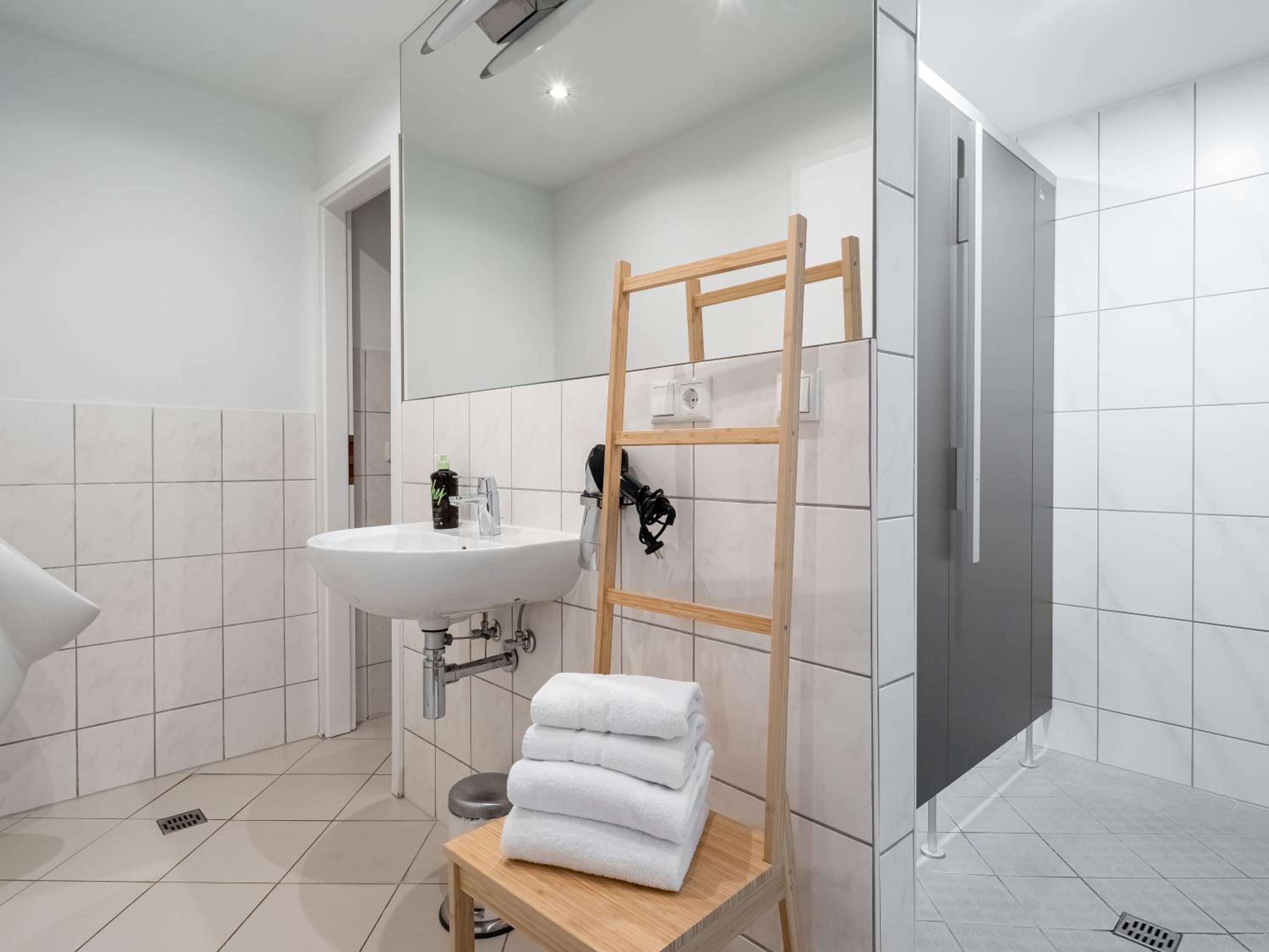 Suite - Photo 10