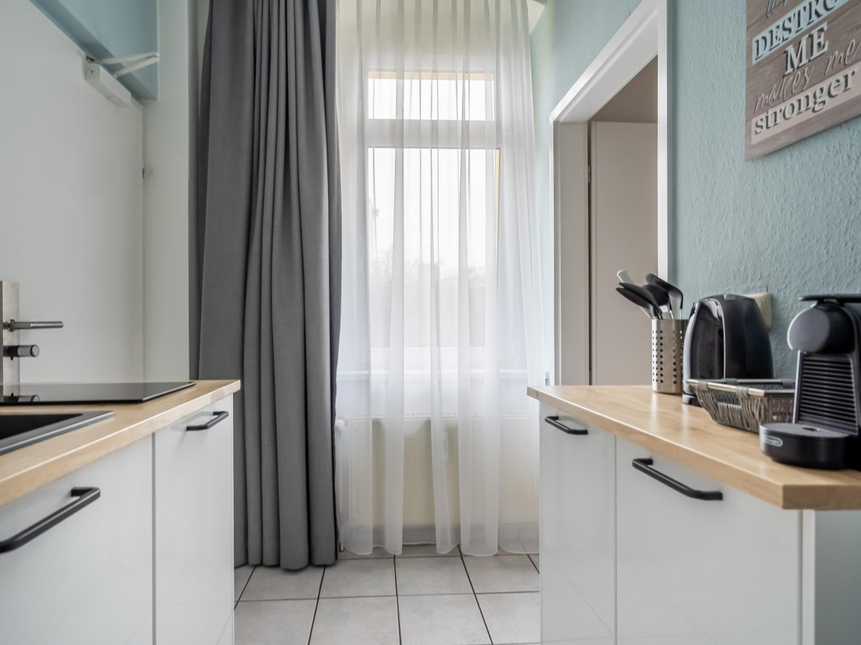Suite - Photo 14