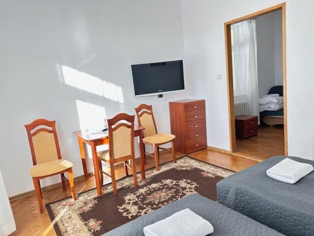 Triple Room with Bathroom photo 1