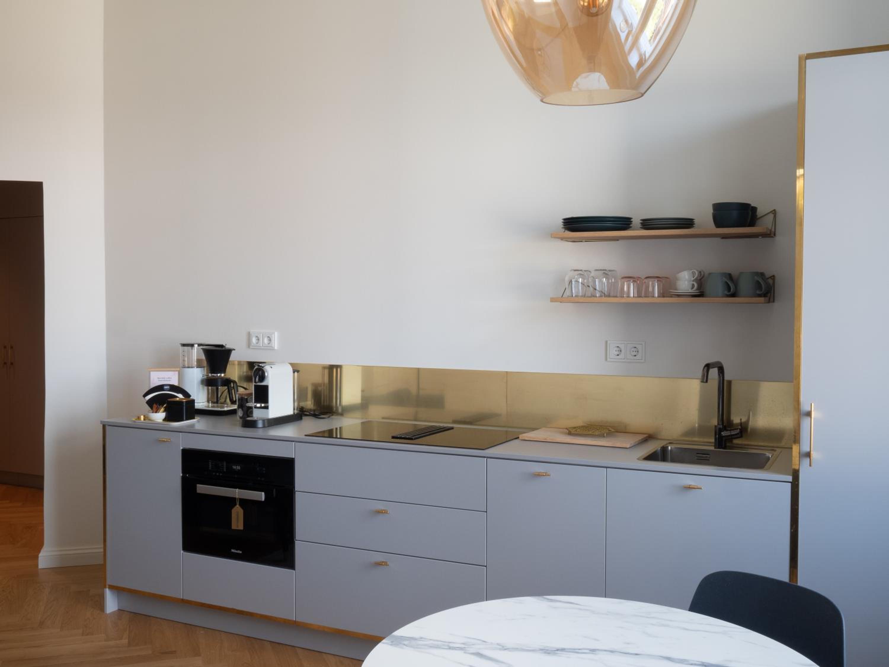 Spacious Apartment - 1 Bedroom with Kitchen