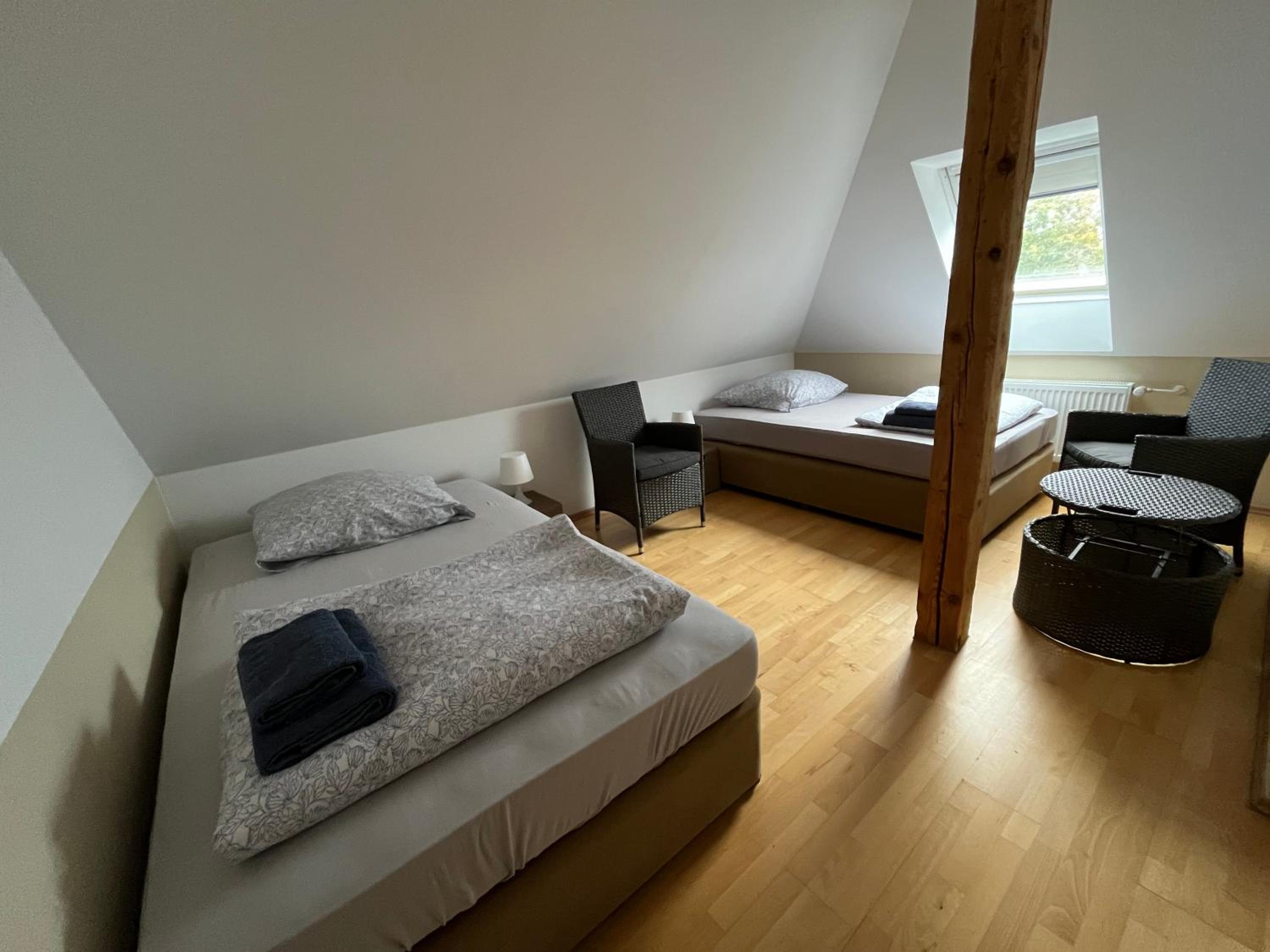 Large Twin Room photo 2