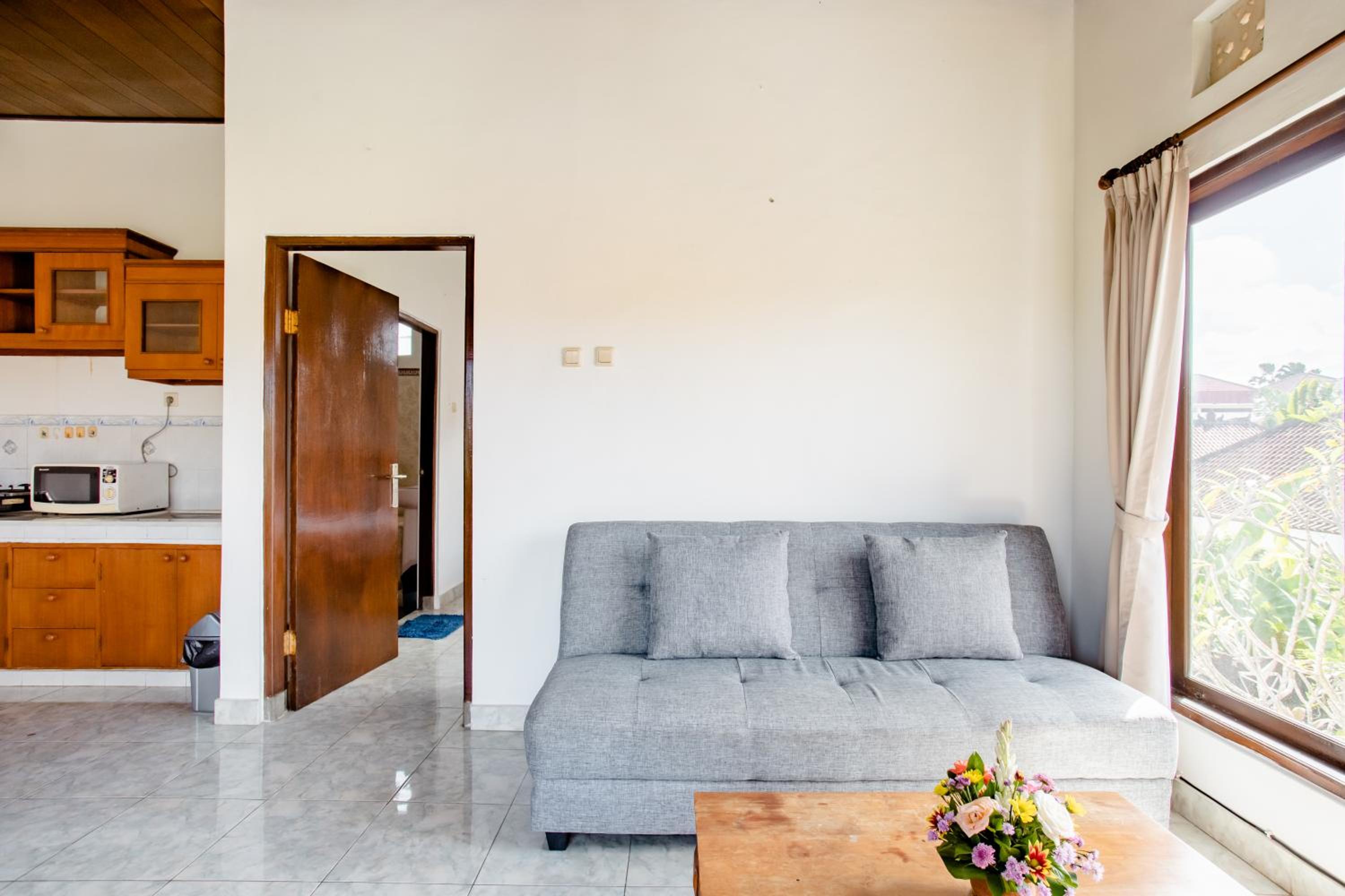 One-Bedroom Apartment - Photo 13