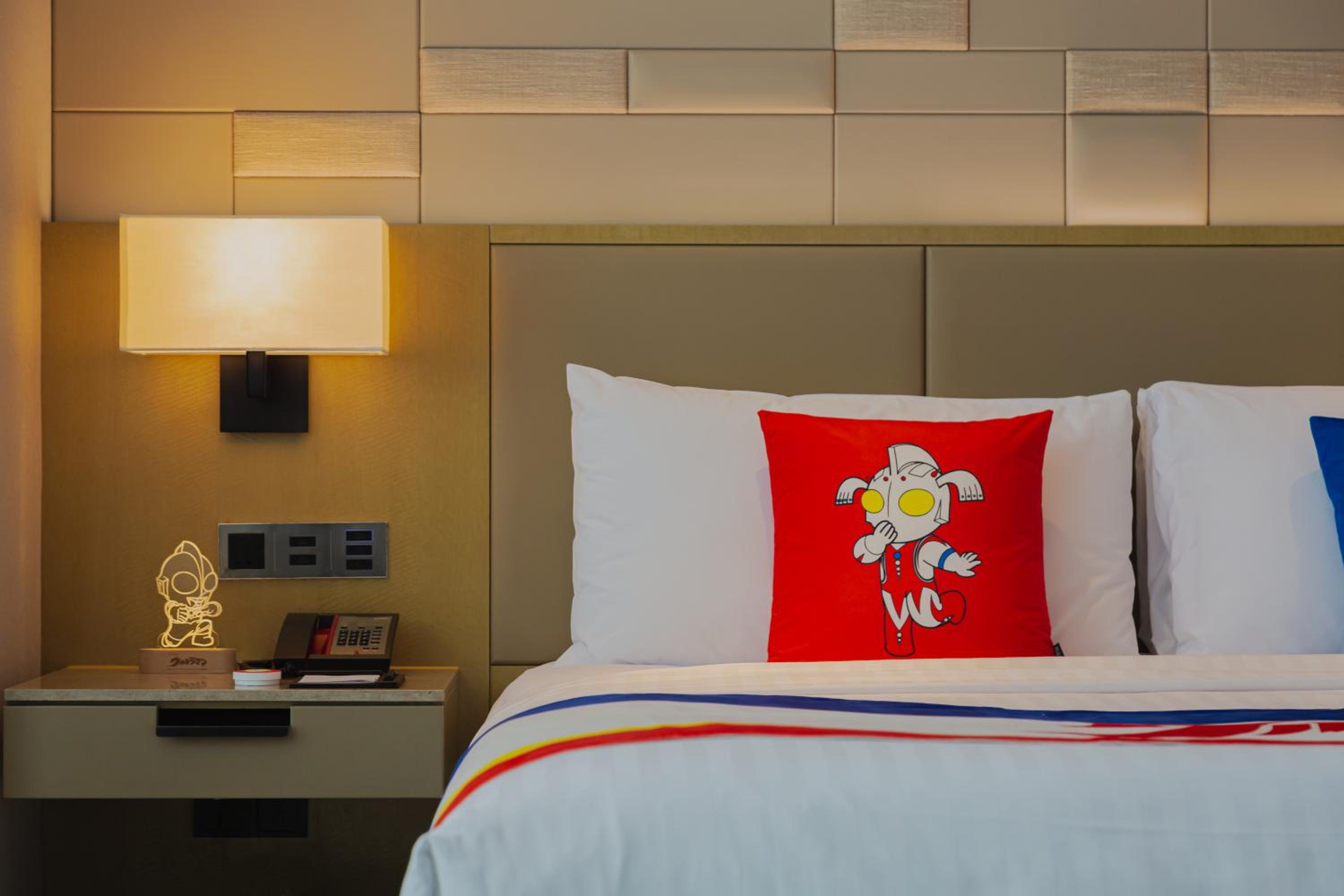 Family Room with King Bed and Twin Towers View