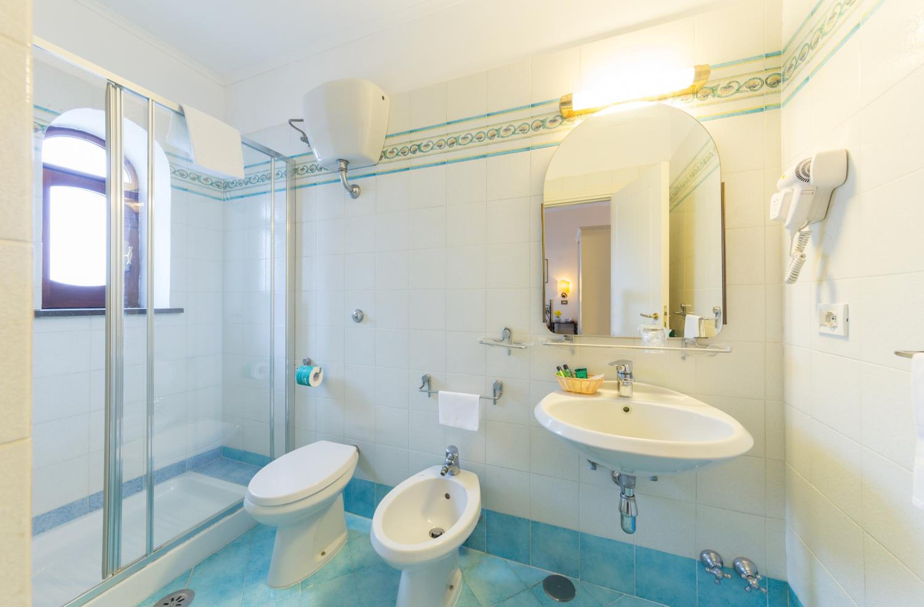 Double or Twin Room with Balcony photo 3