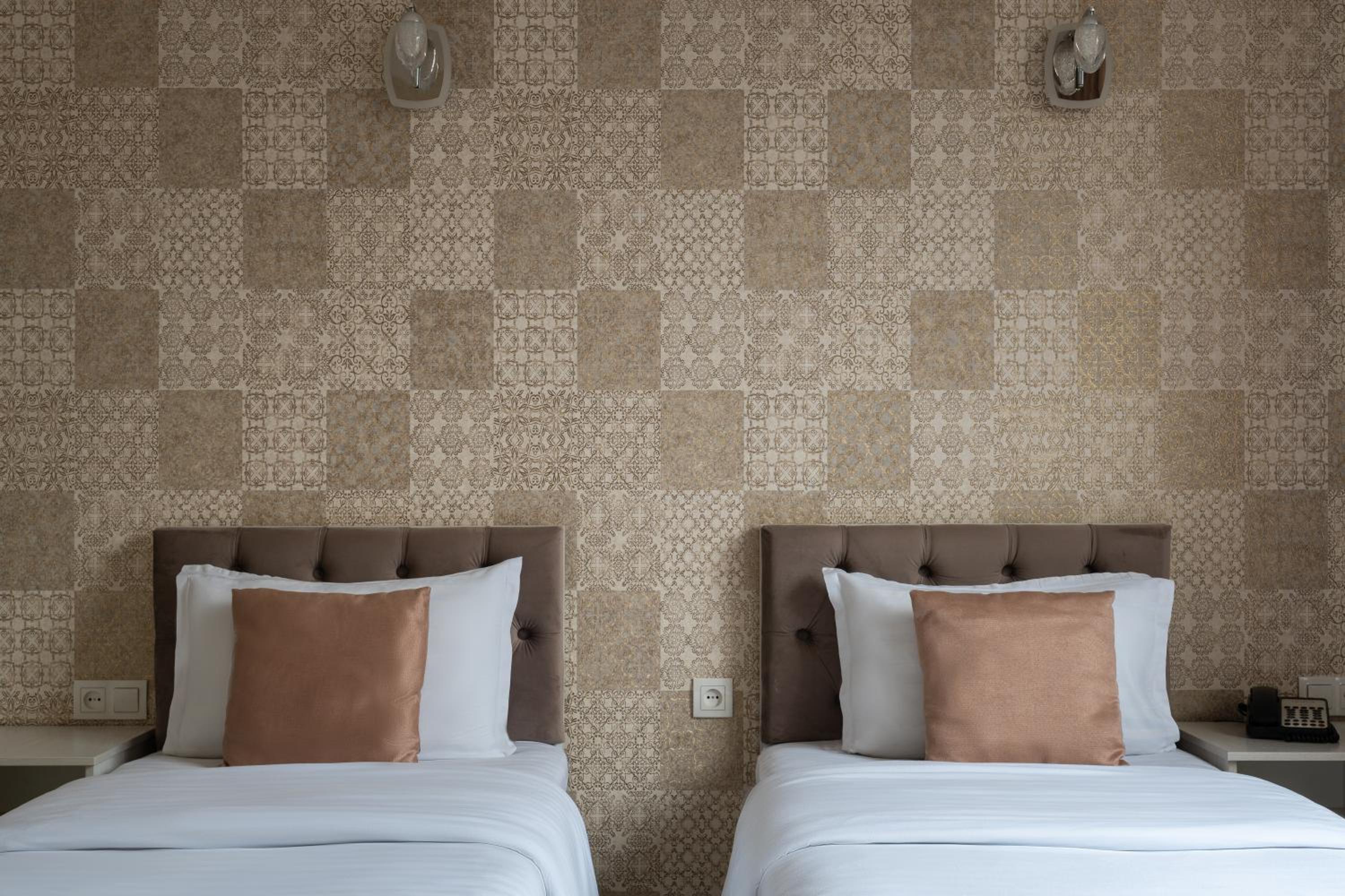 Standard Twin Room - Photo 9