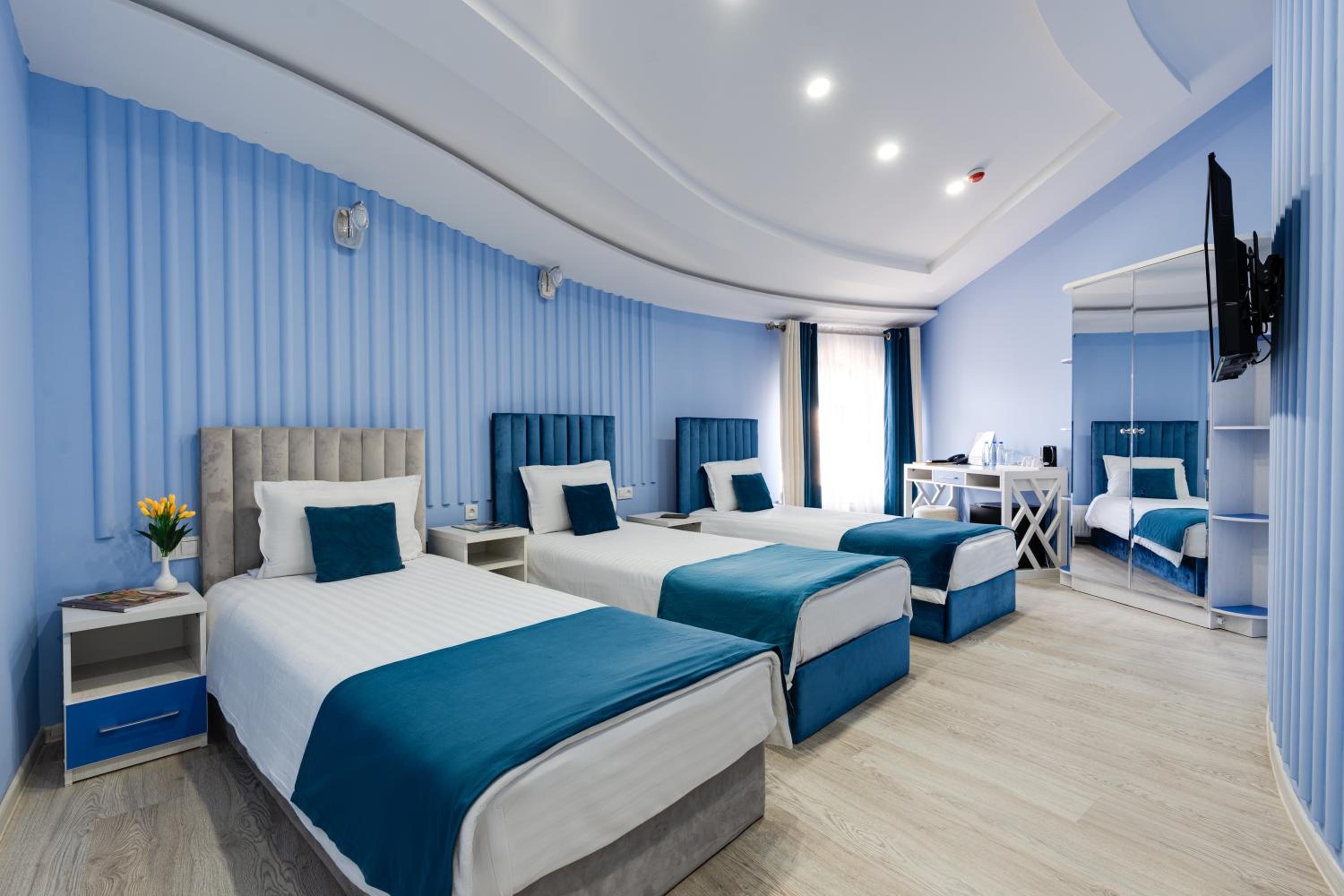 Standard Triple Room - Photo 1