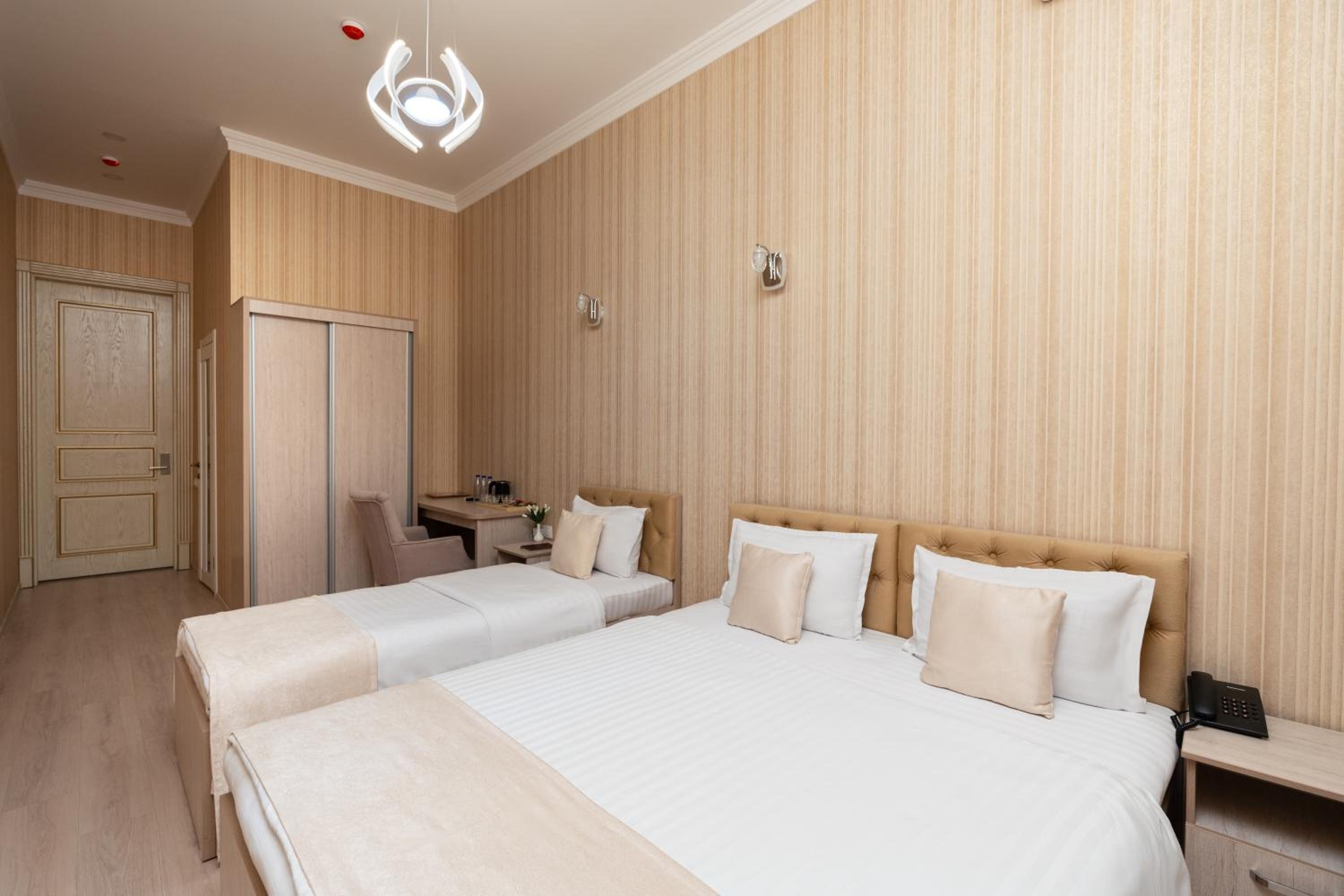 Standard Triple Room - Photo 8