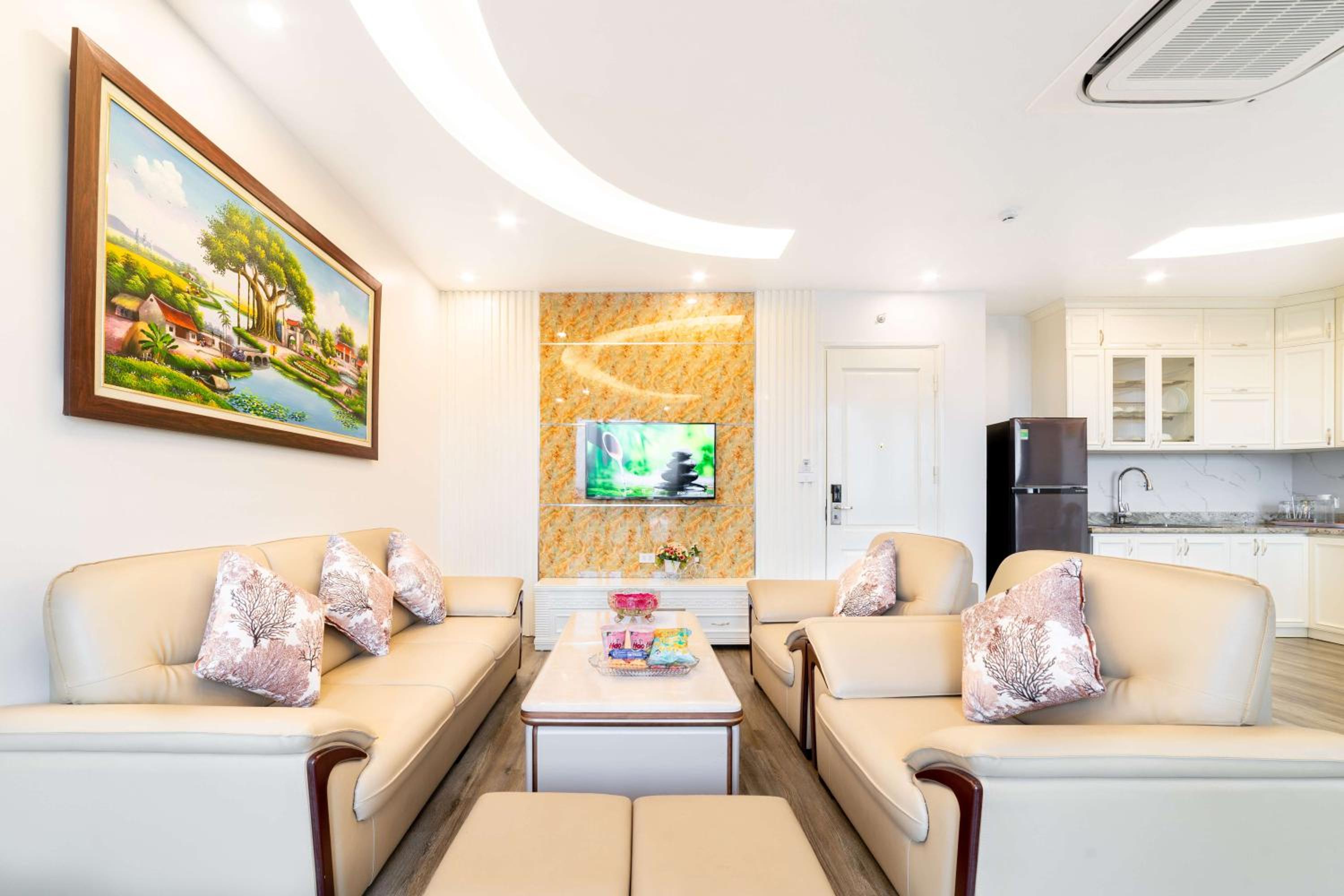 One-Bedroom Apartment with Balcony