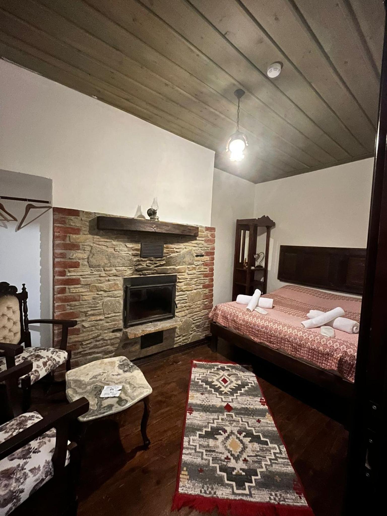 Deluxe Queen Room photo 2