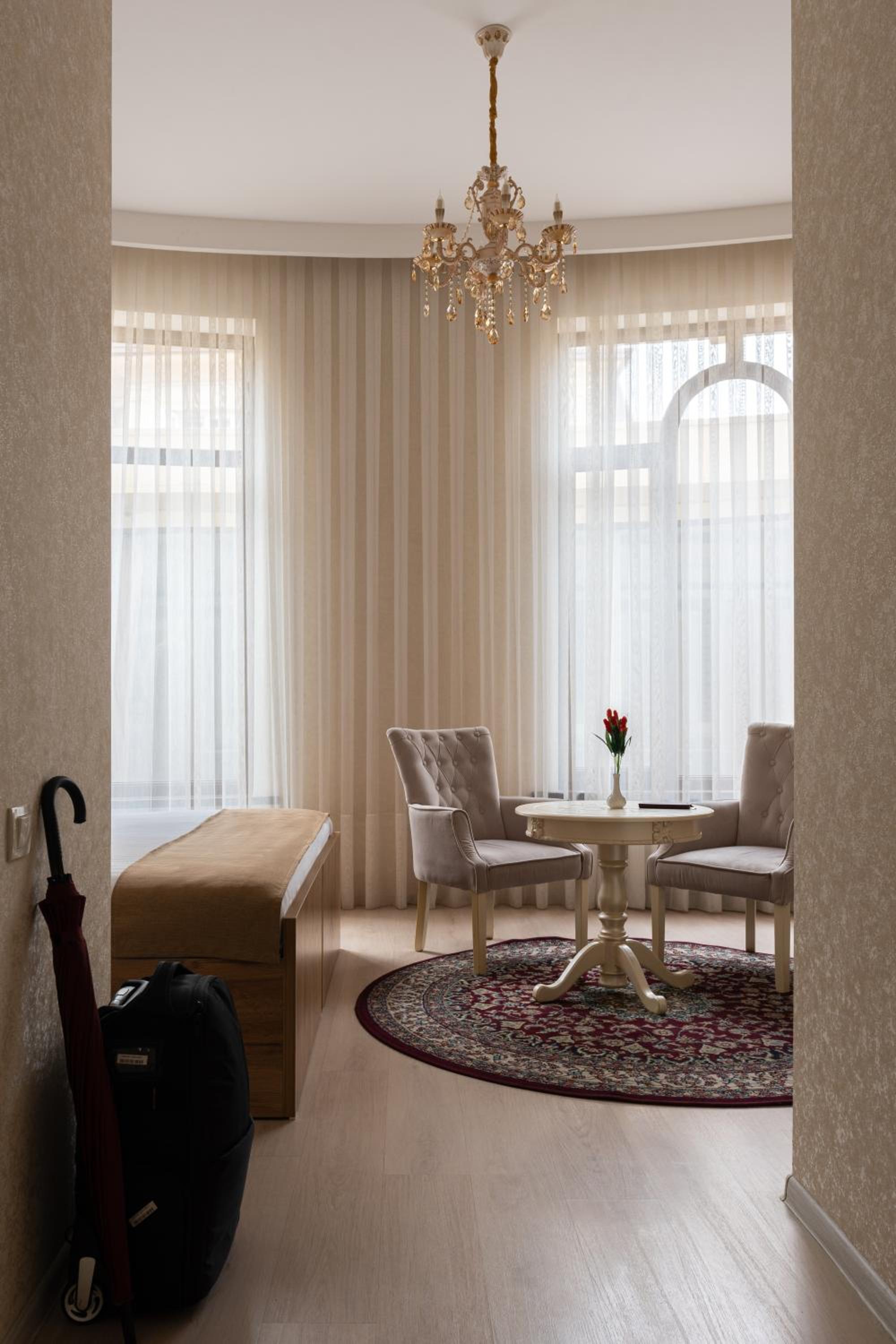 Suite - Photo 12