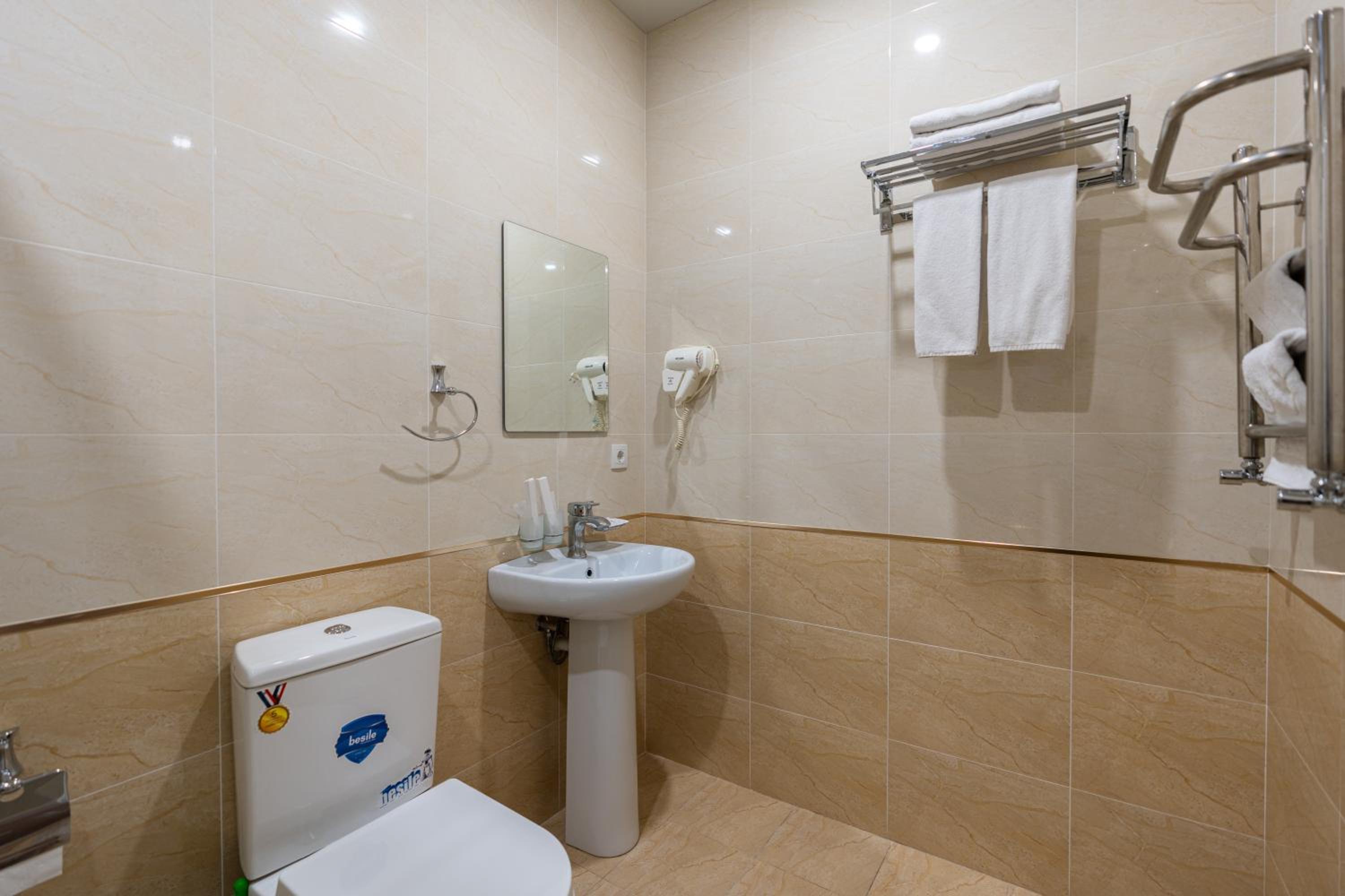 Single Room - Photo 8