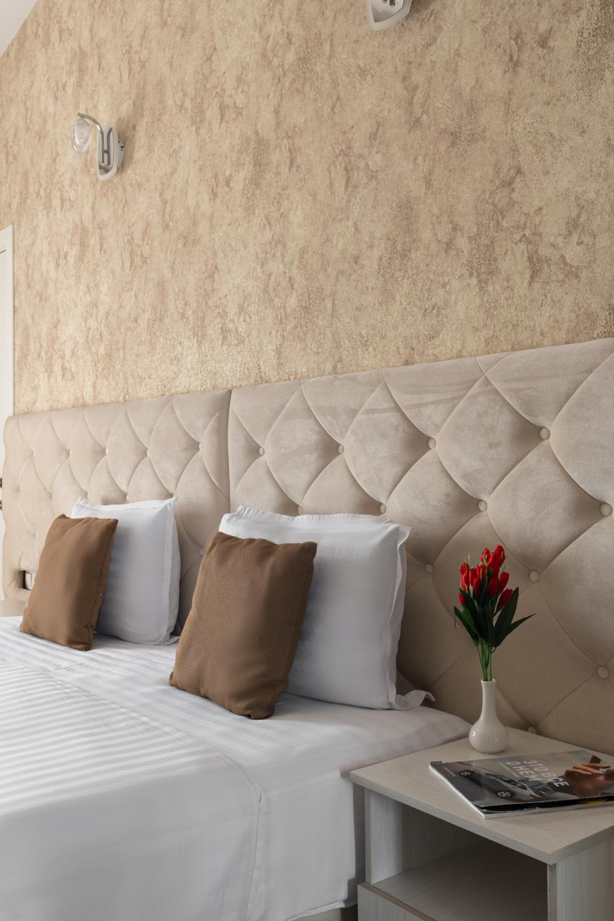 Suite - Photo 3