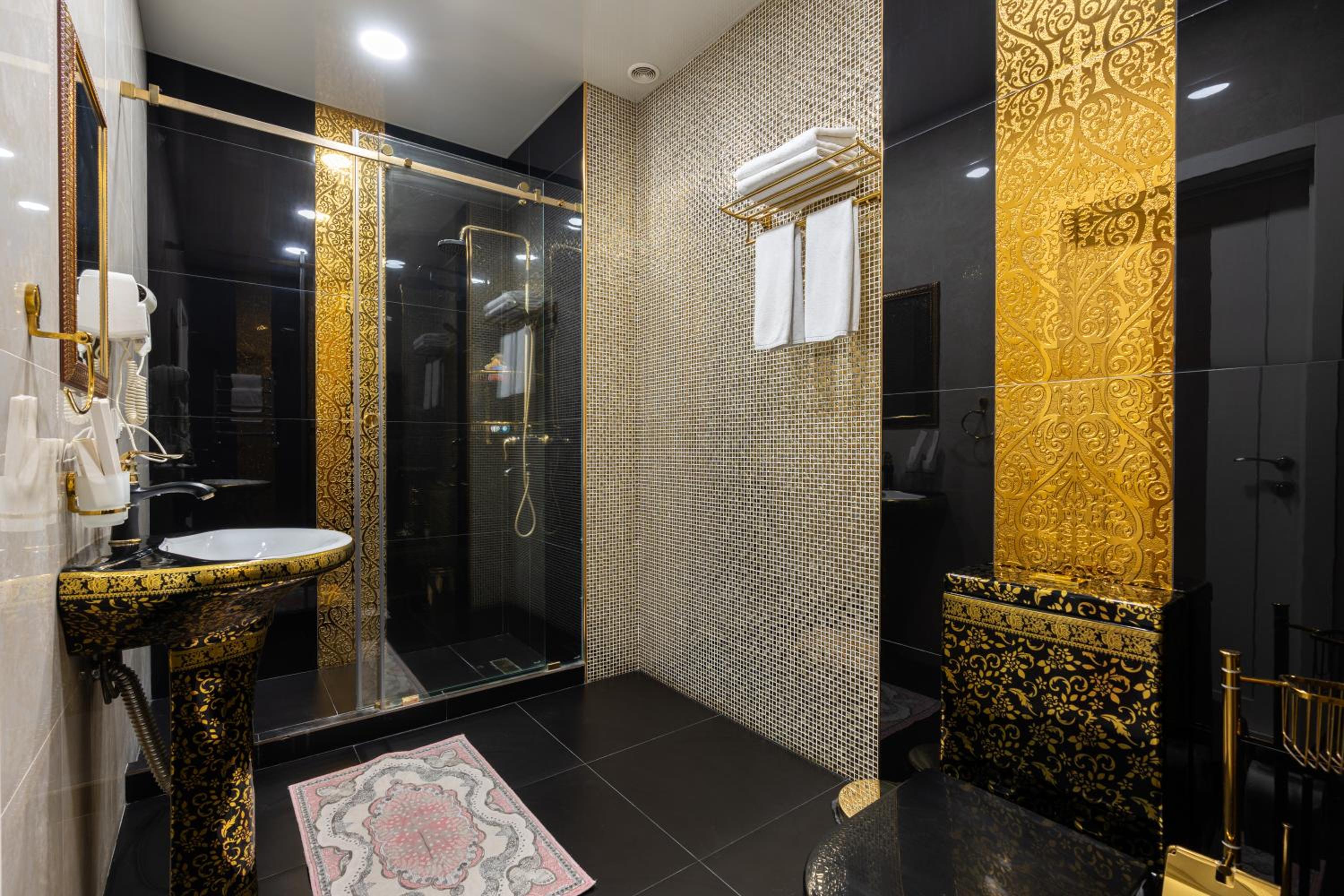 Suite - Photo 7