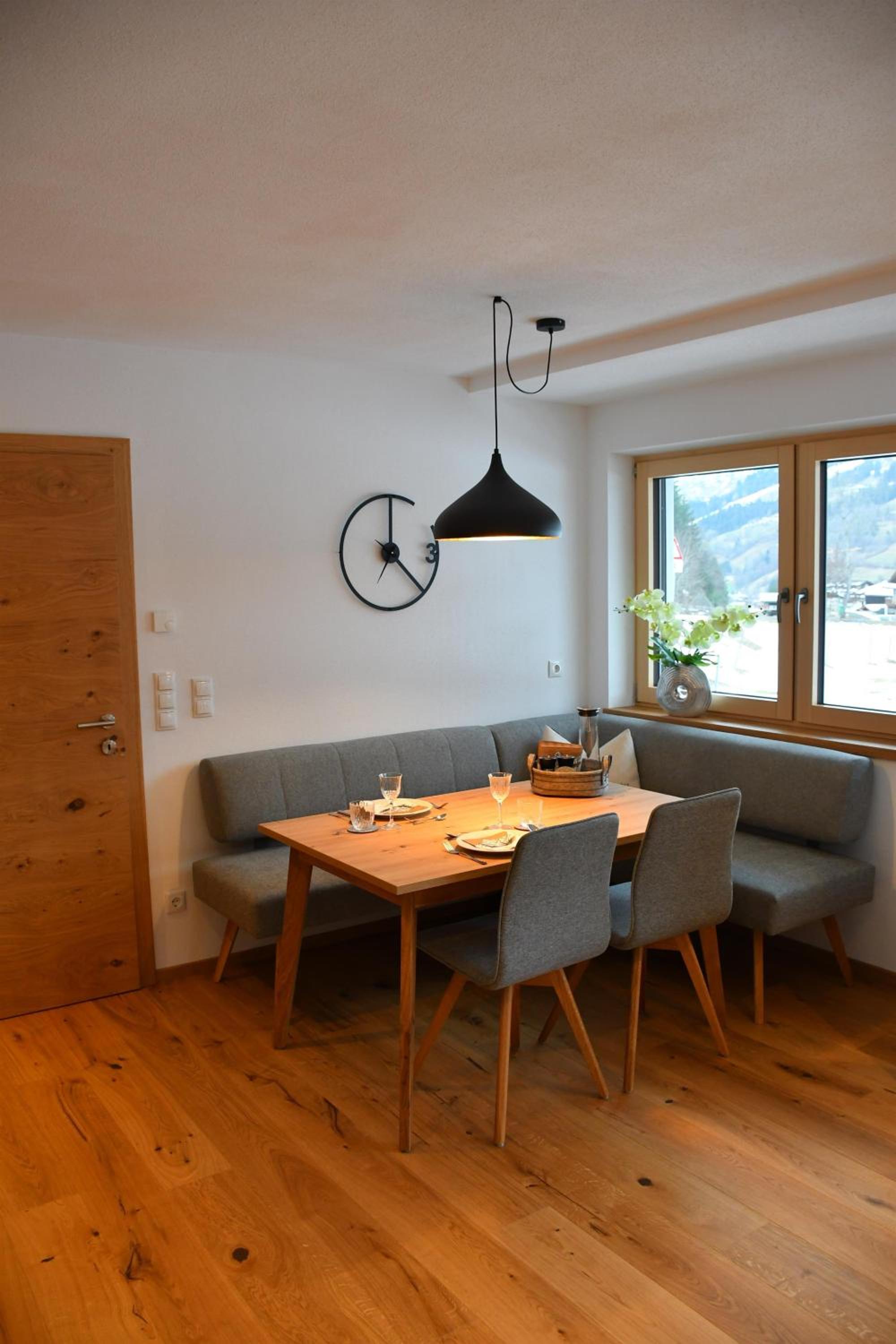 Two-Bedroom Apartment with Shower photo 2