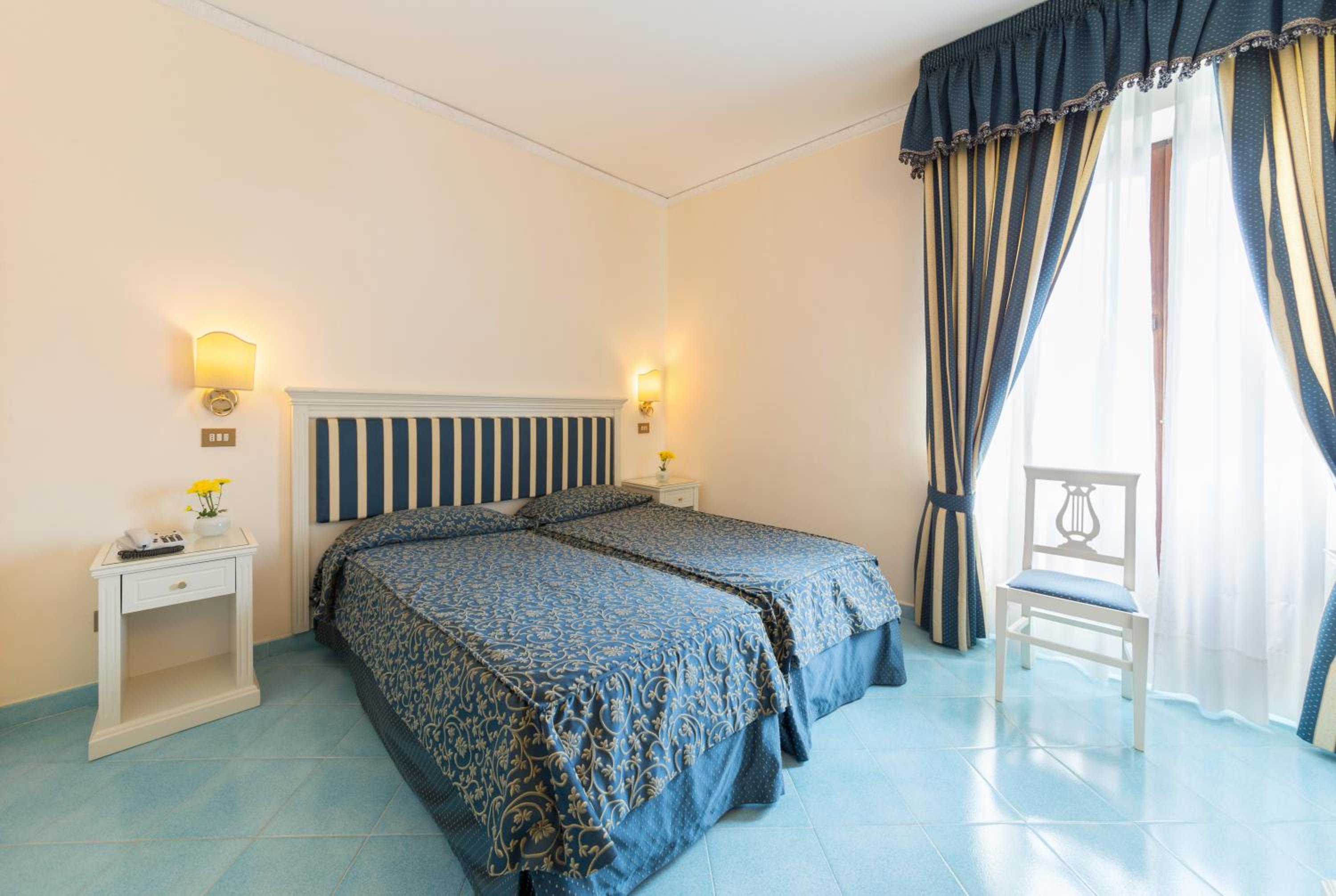 Standard Double or Twin Room - Photo 4