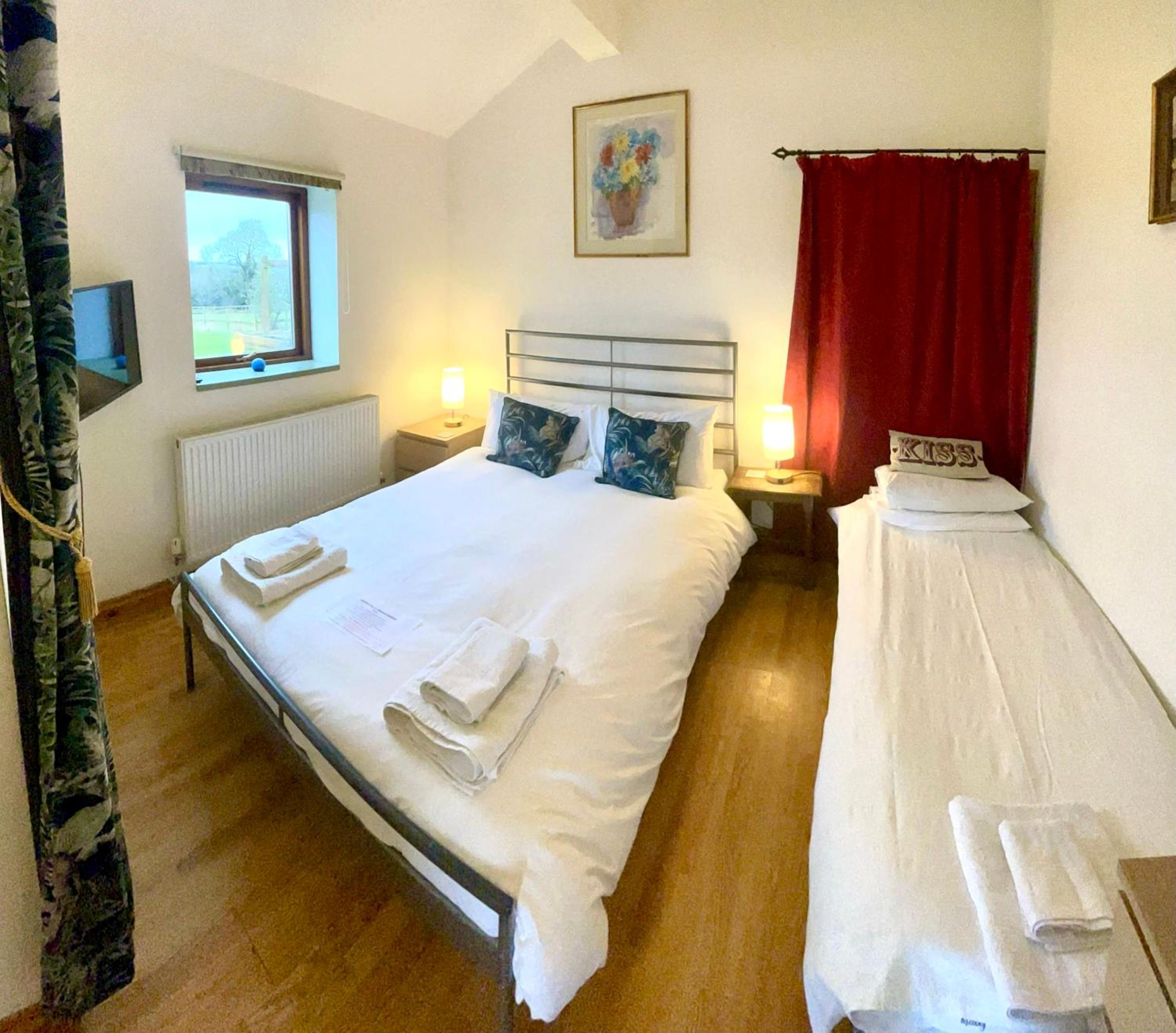 One-Bedroom Apartment photo 1
