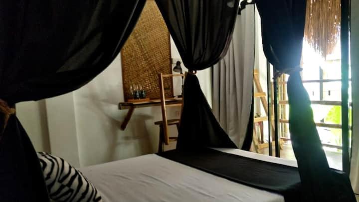 Suite with Balcony - Photo 9