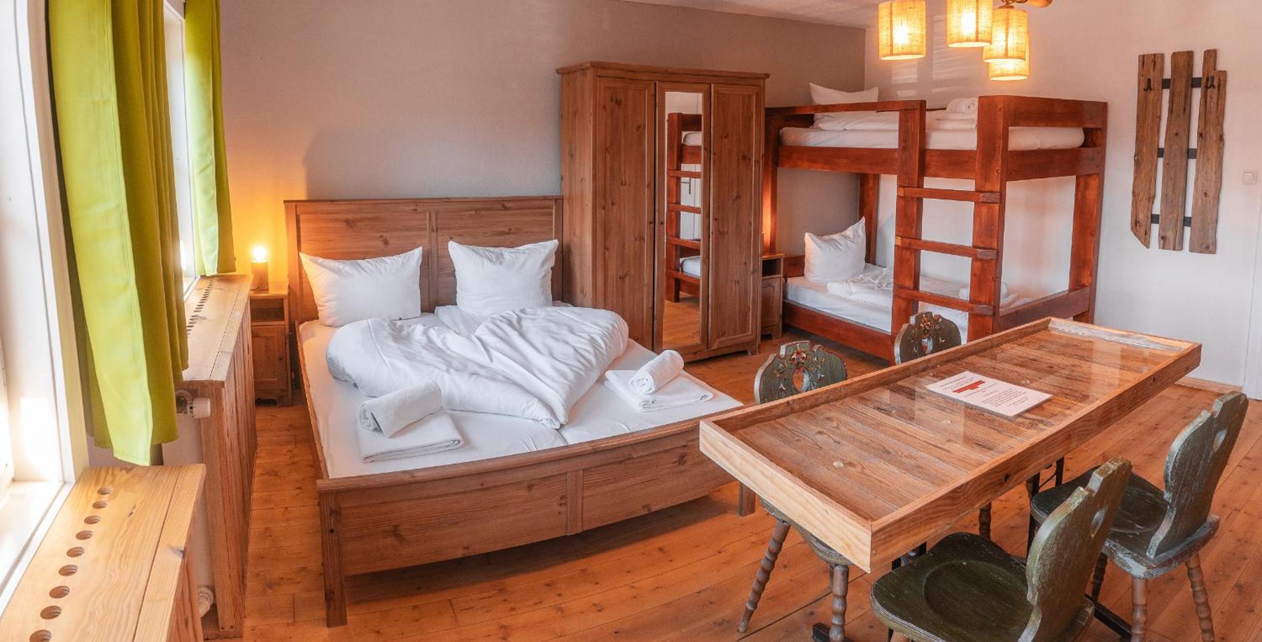 Quadruple Room - Photo 1