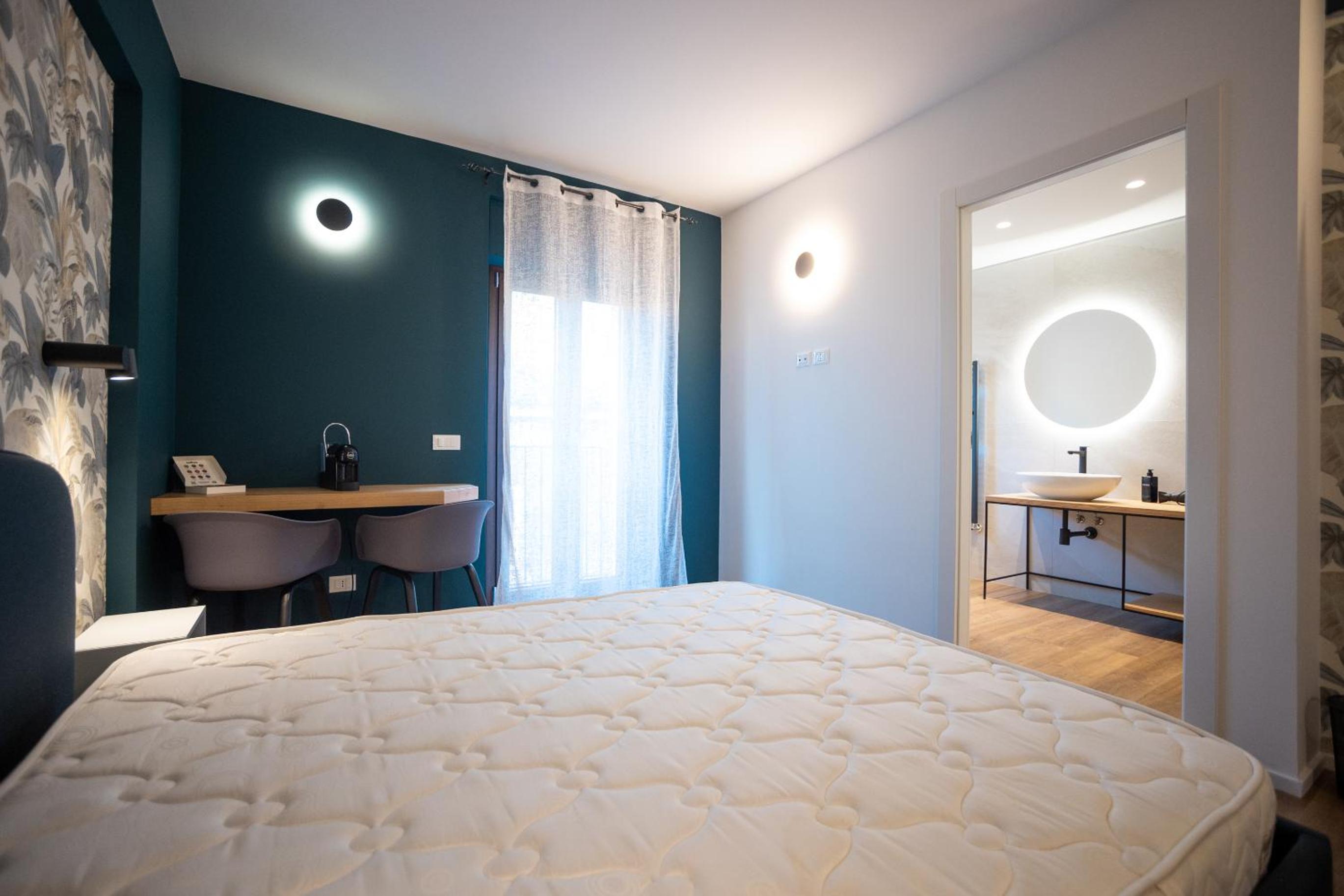 Double Room with Private Bathroom photo 3