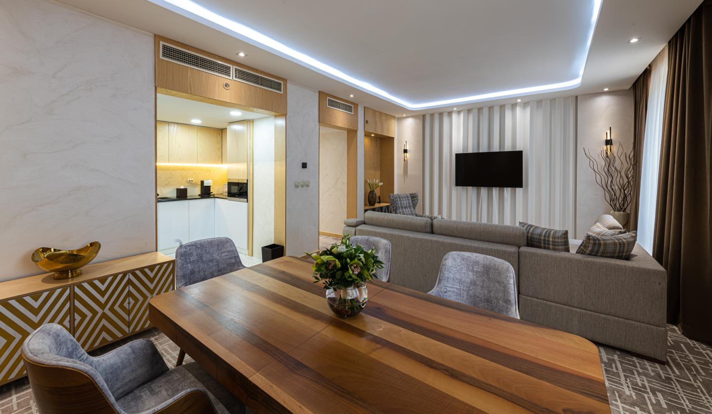 One-Bedroom Apartment with Terrace - Photo 1