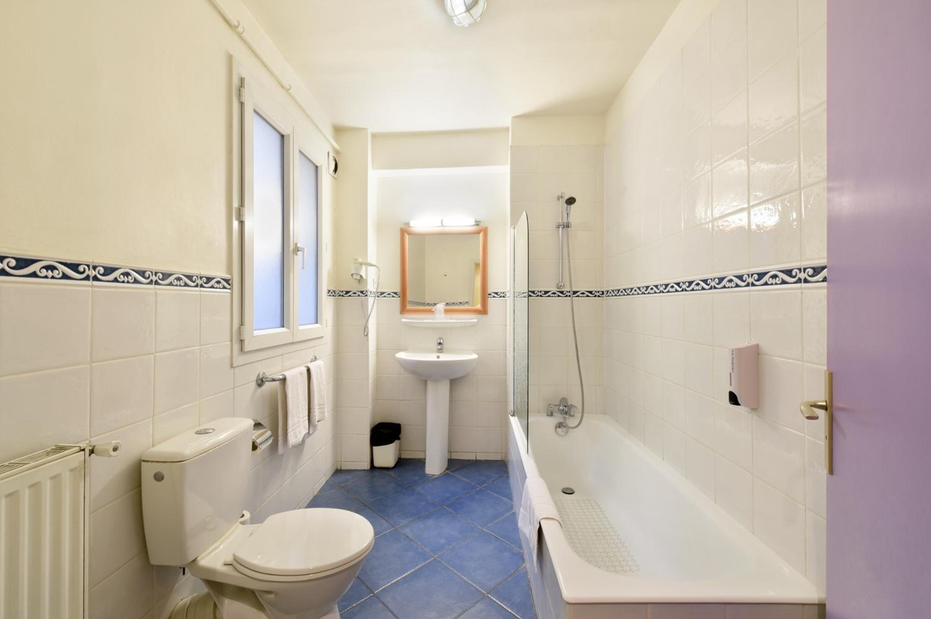 Superior Twin Room photo 3