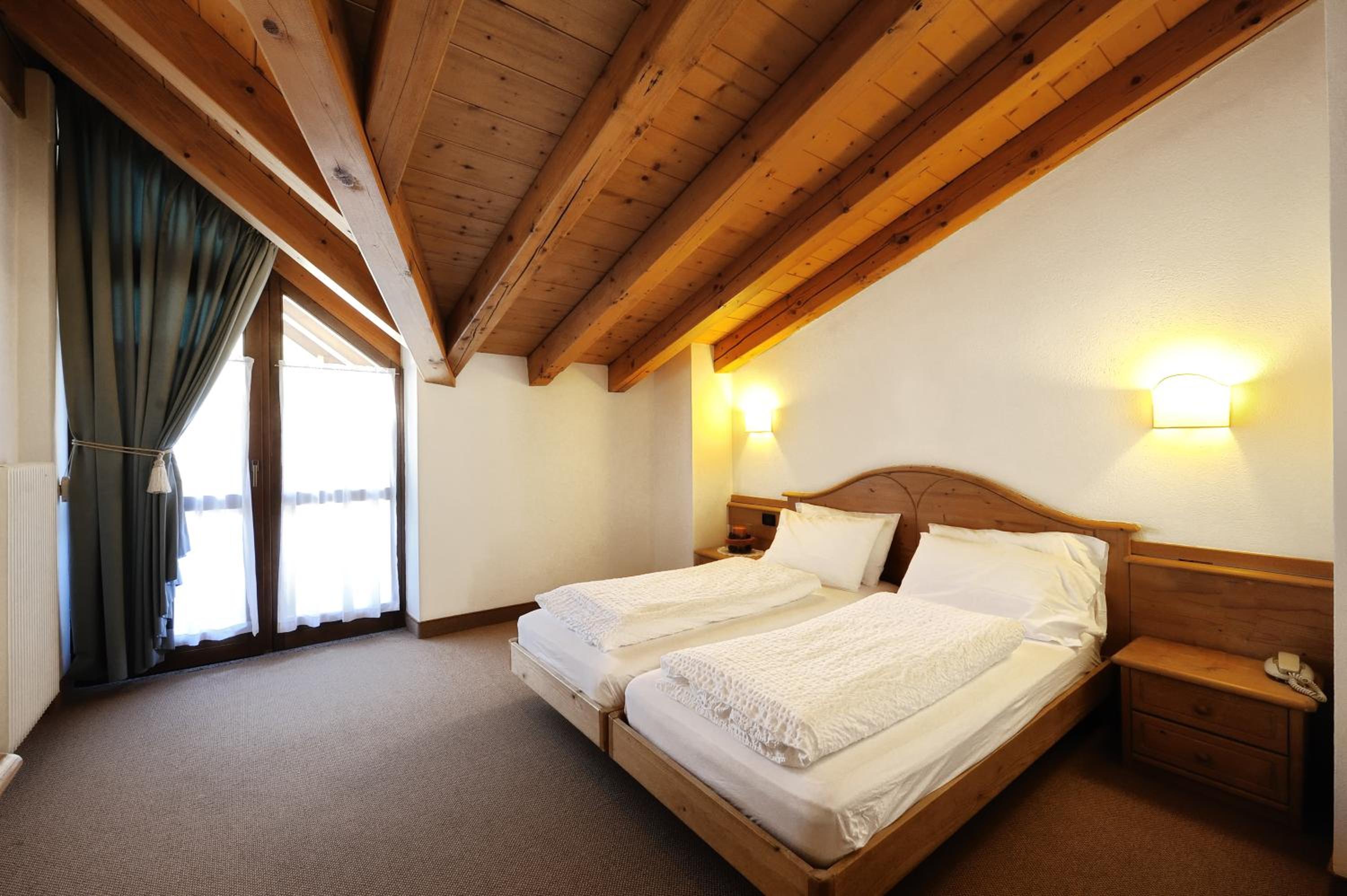 Double or Twin Room - Photo 6