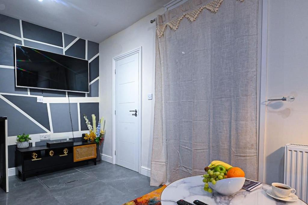 Two-Bedroom Apartment photo 2