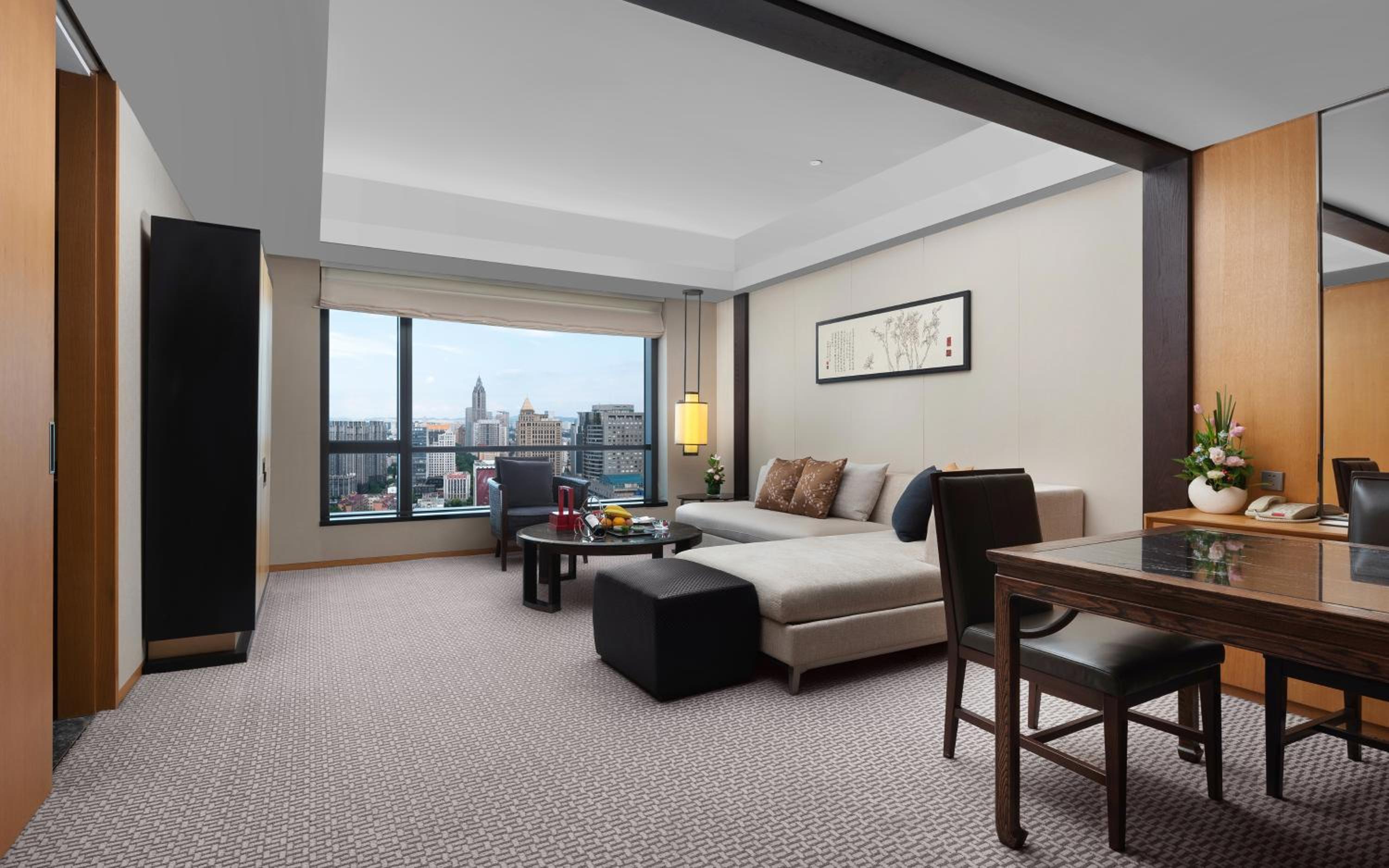 Yatai Tower Deluxe Suite