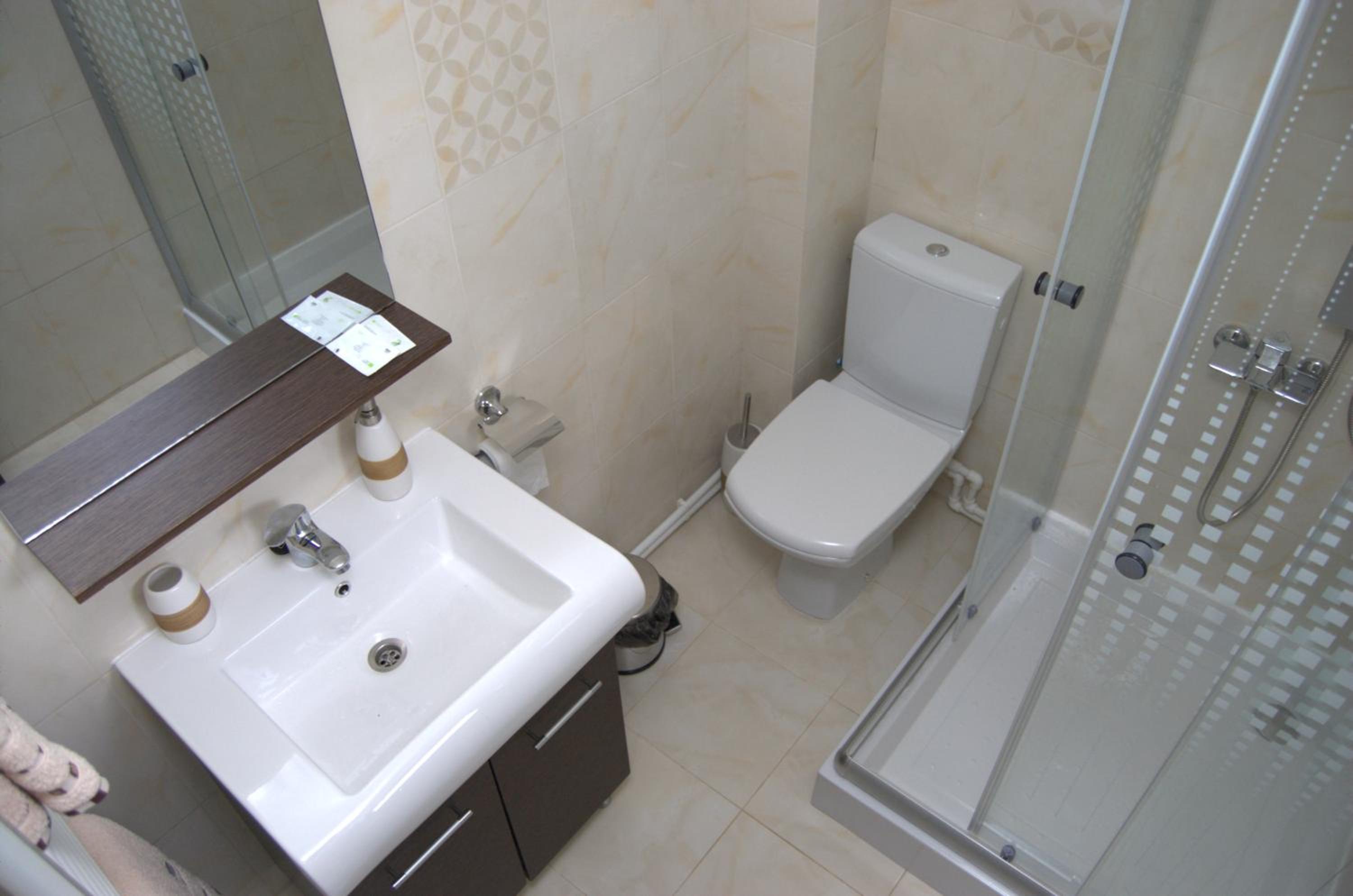 Triple Room with Balcony - Photo 8