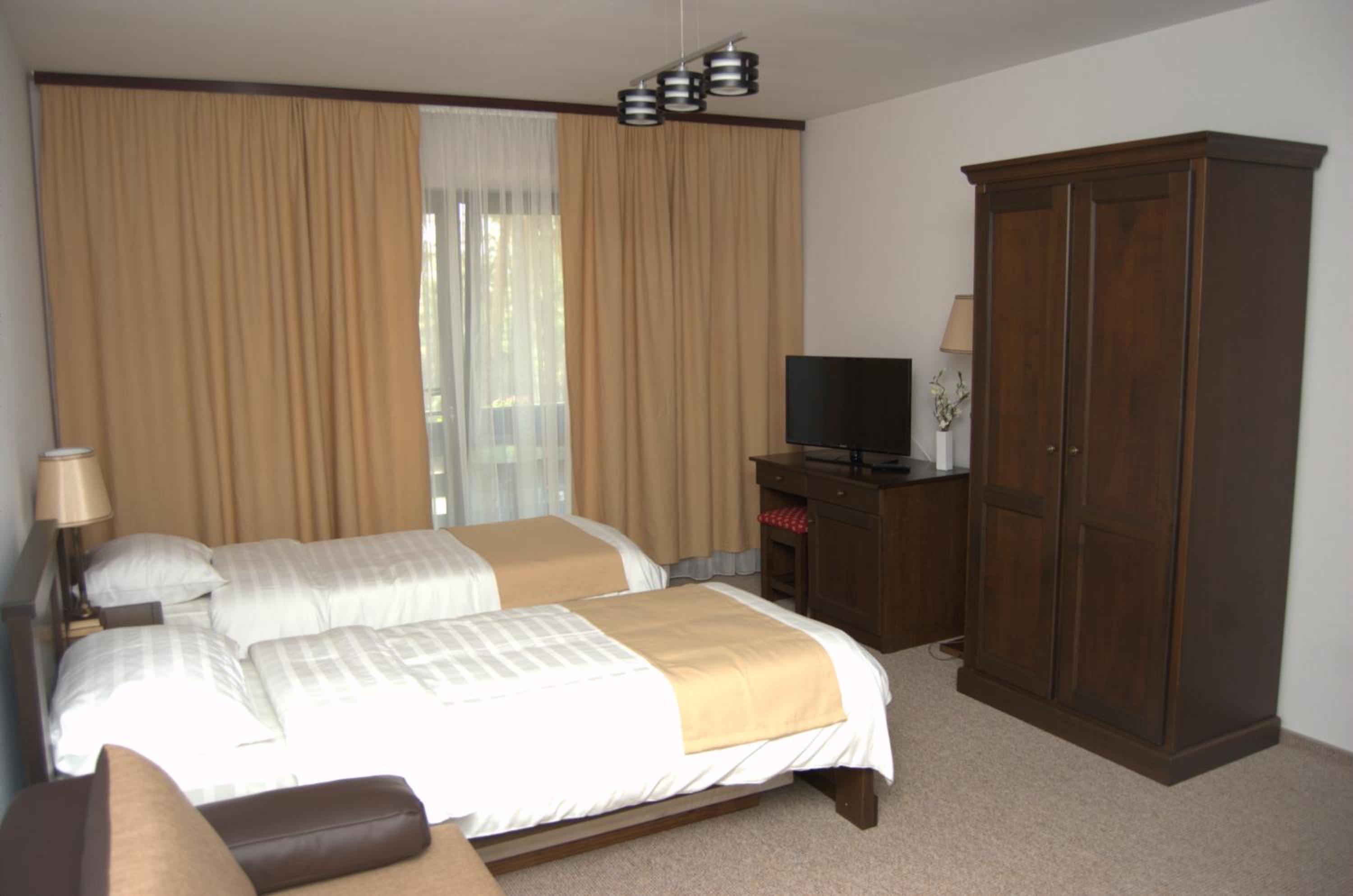 Triple Room with Balcony - Photo 7