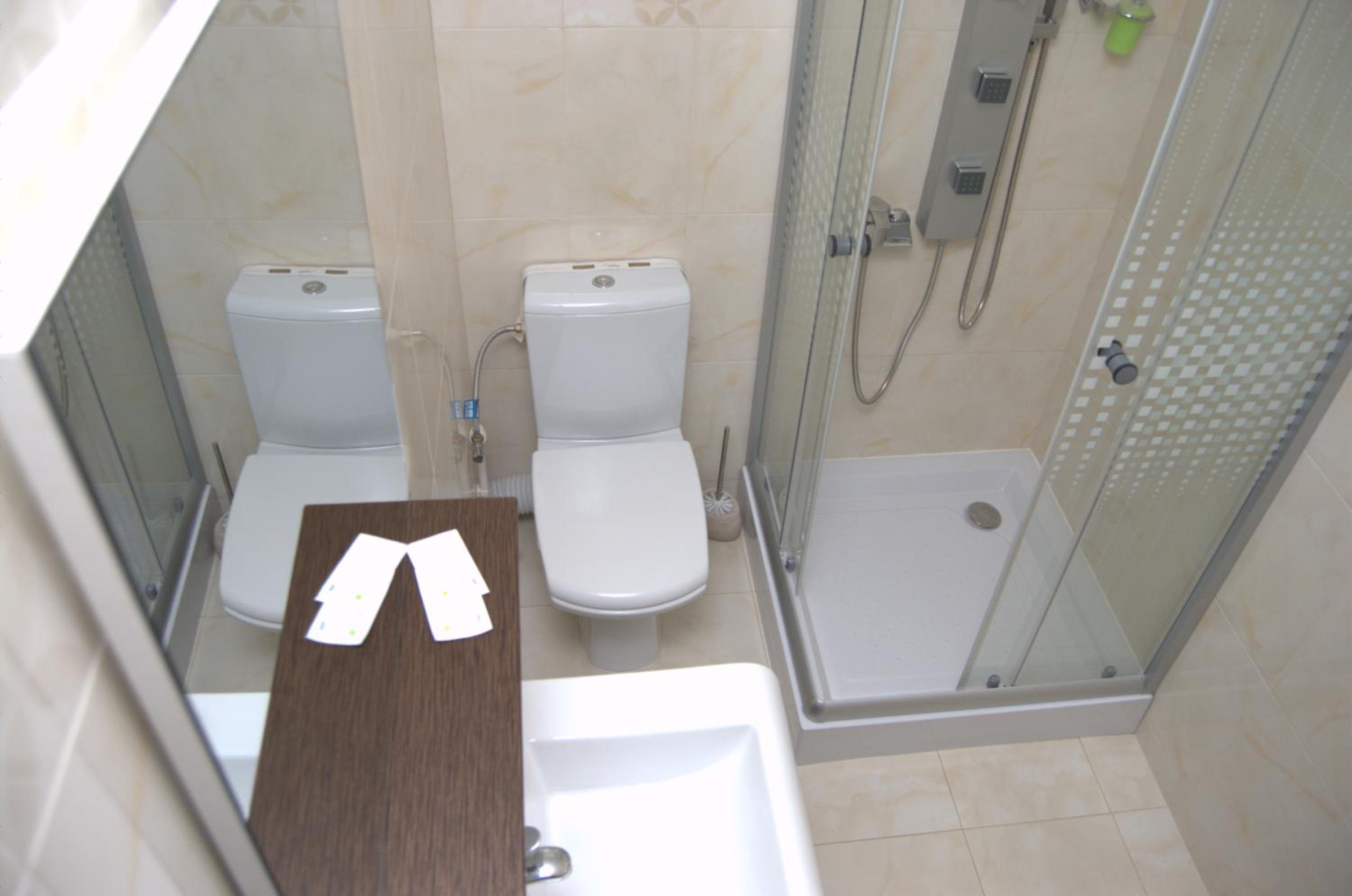 Triple Room with Balcony - Photo 5