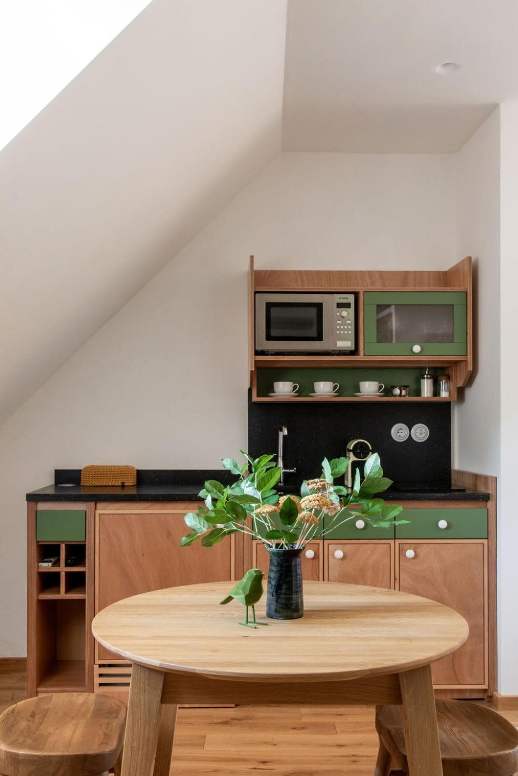 One-Bedroom Apartment - Photo 2