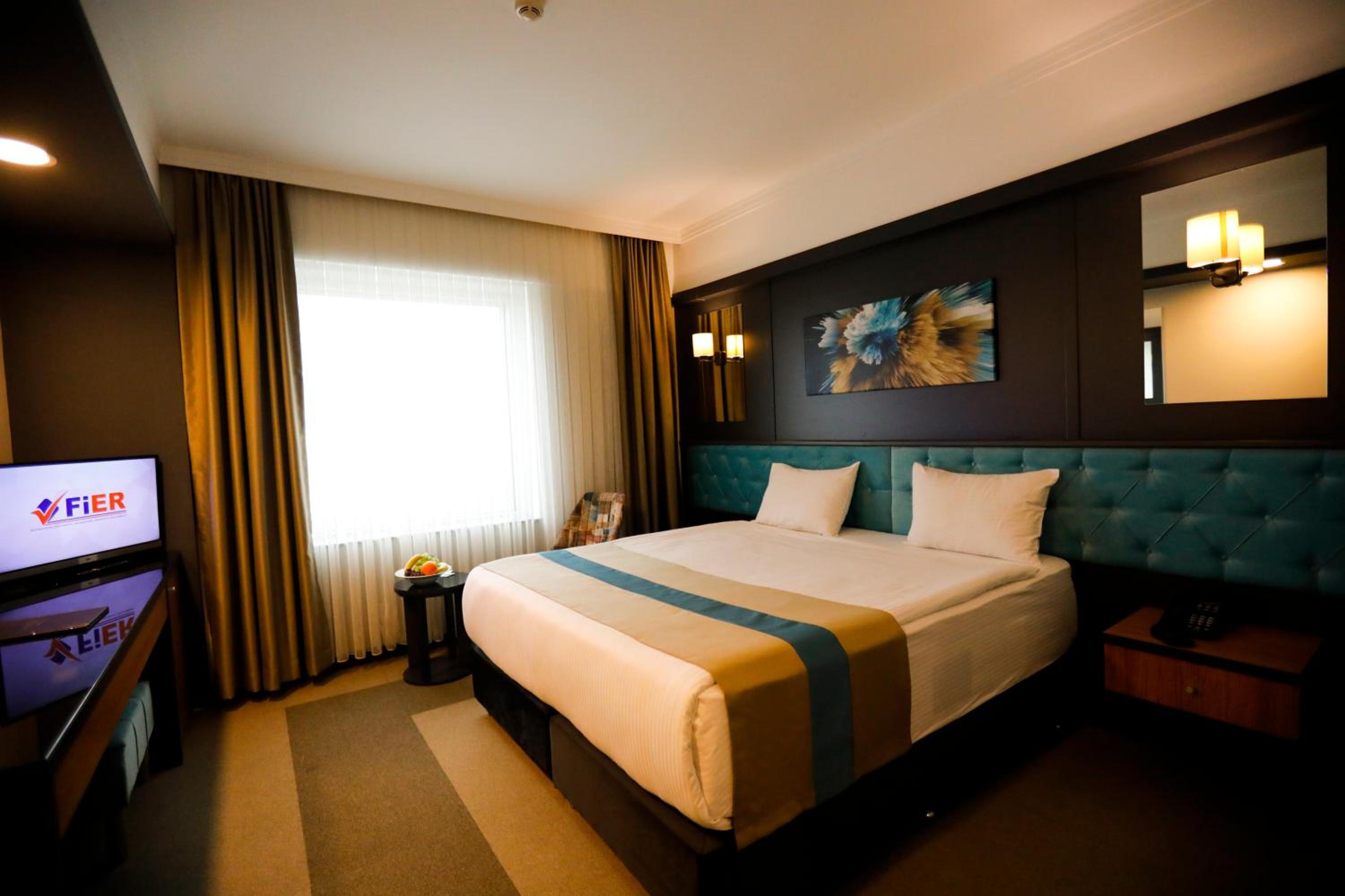 Standard Double Room with Two Single Beds
