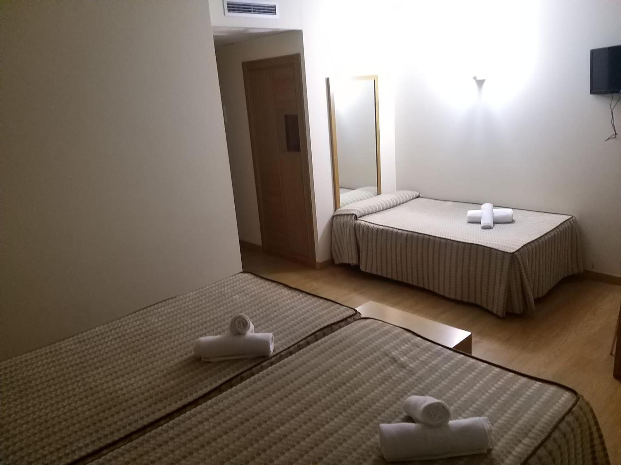 Double Room with Extra Bed photo 2