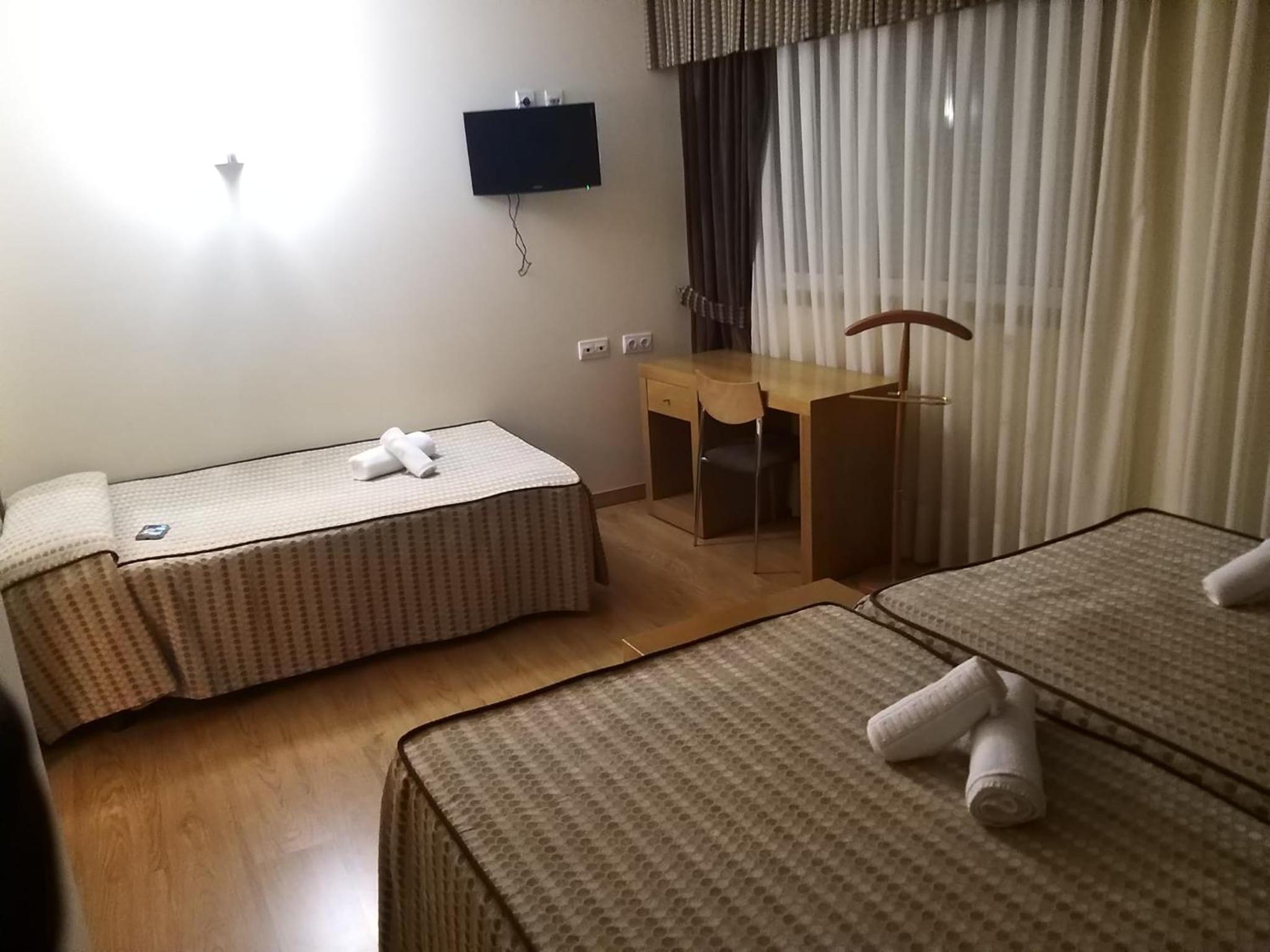 Double Room with Extra Bed photo 3