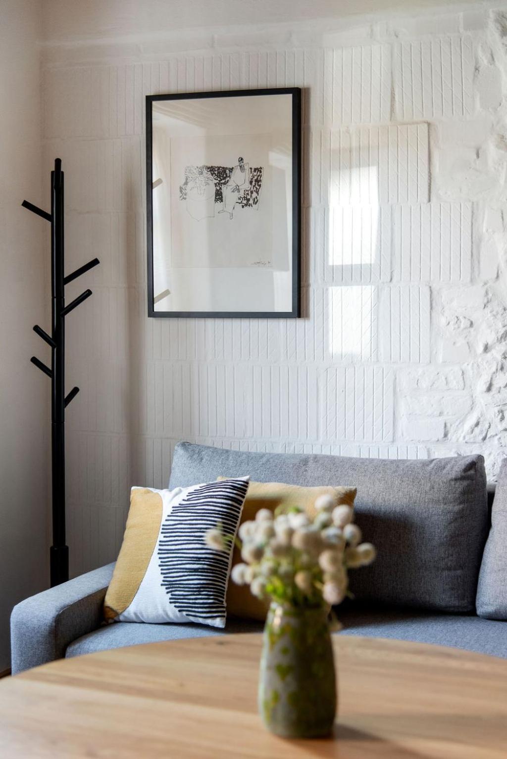 Family Room with Garden View - Photo 4