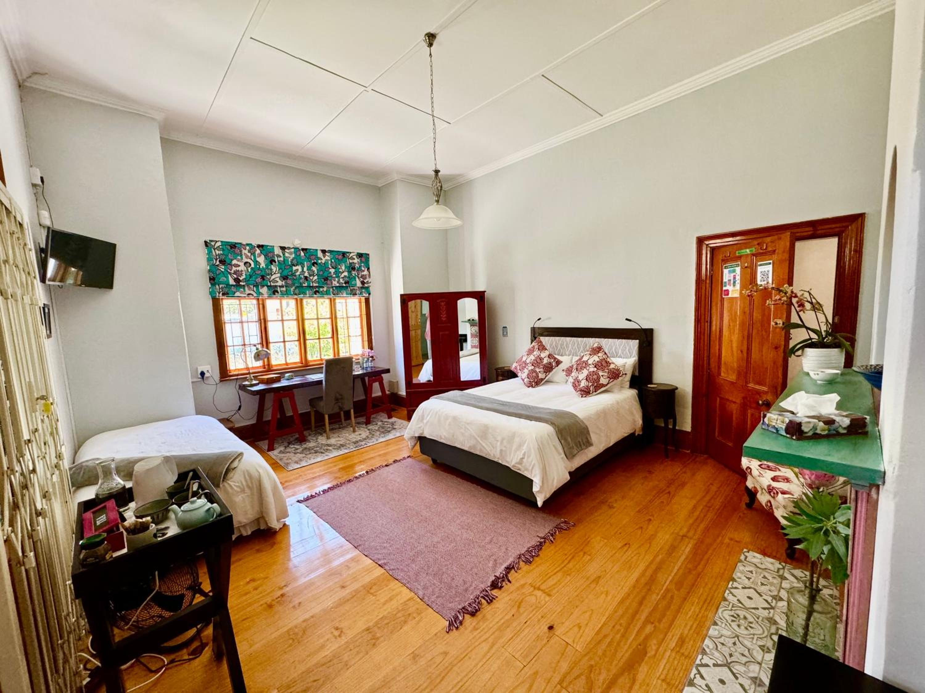 Standard Queen Room photo 2