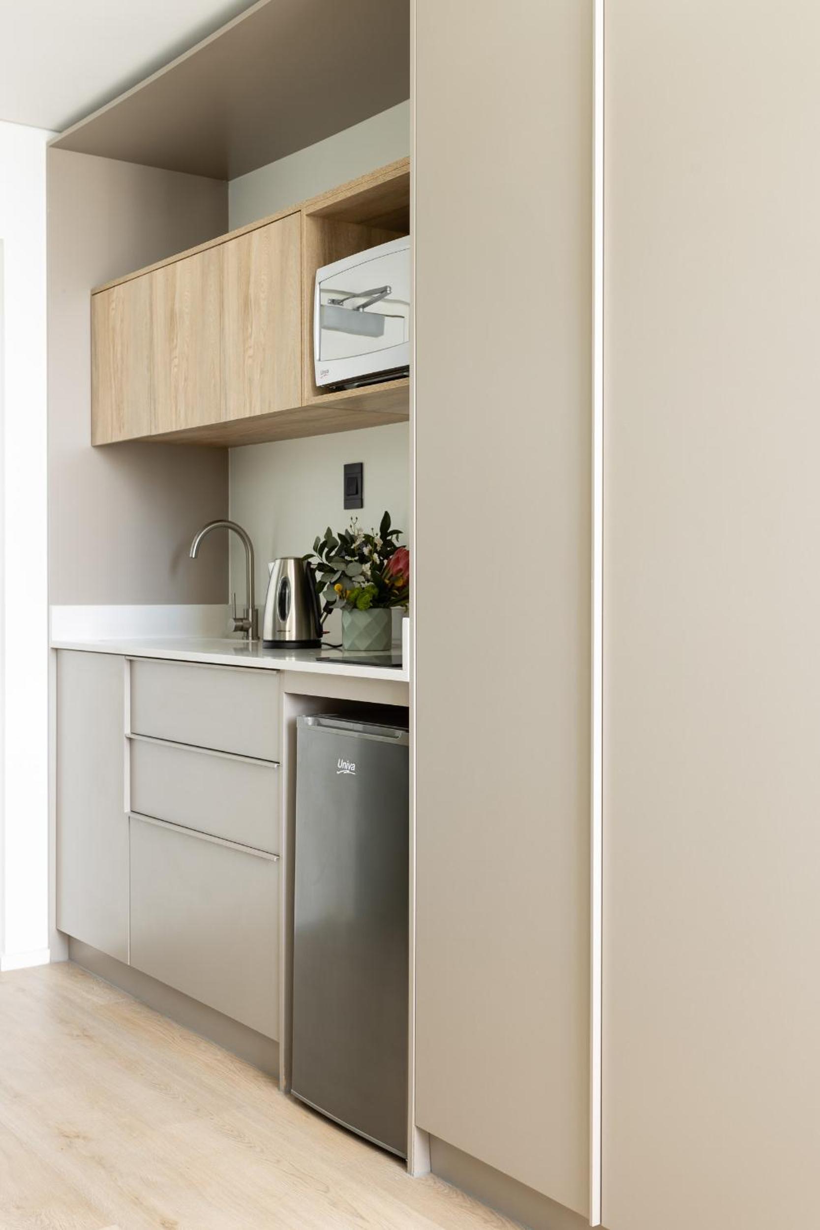 Studio with Balcony - Photo 6