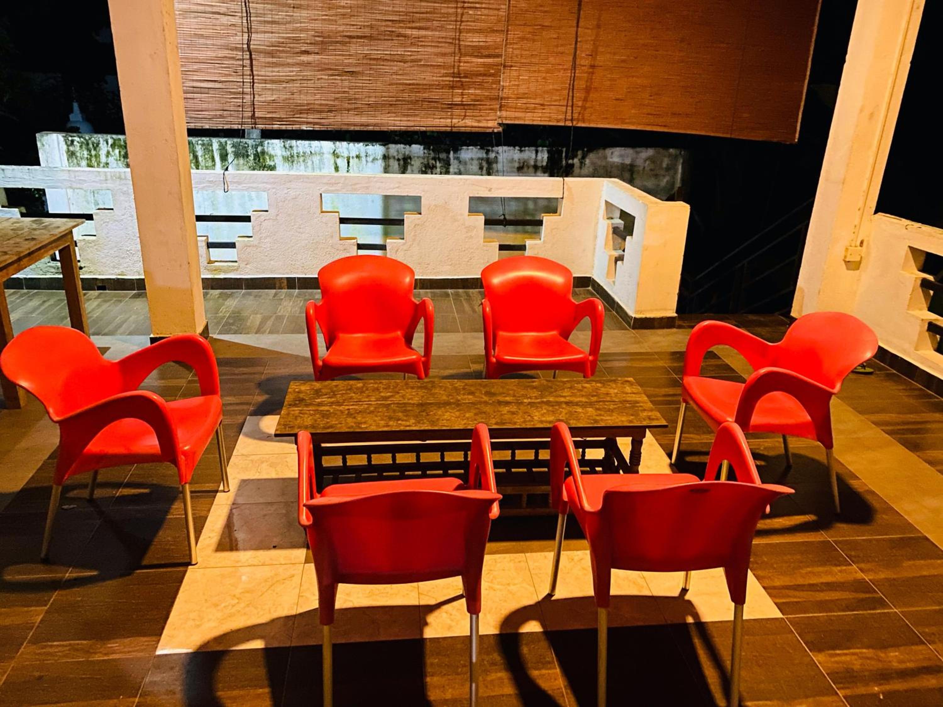 Family Room With Balcony photo 3