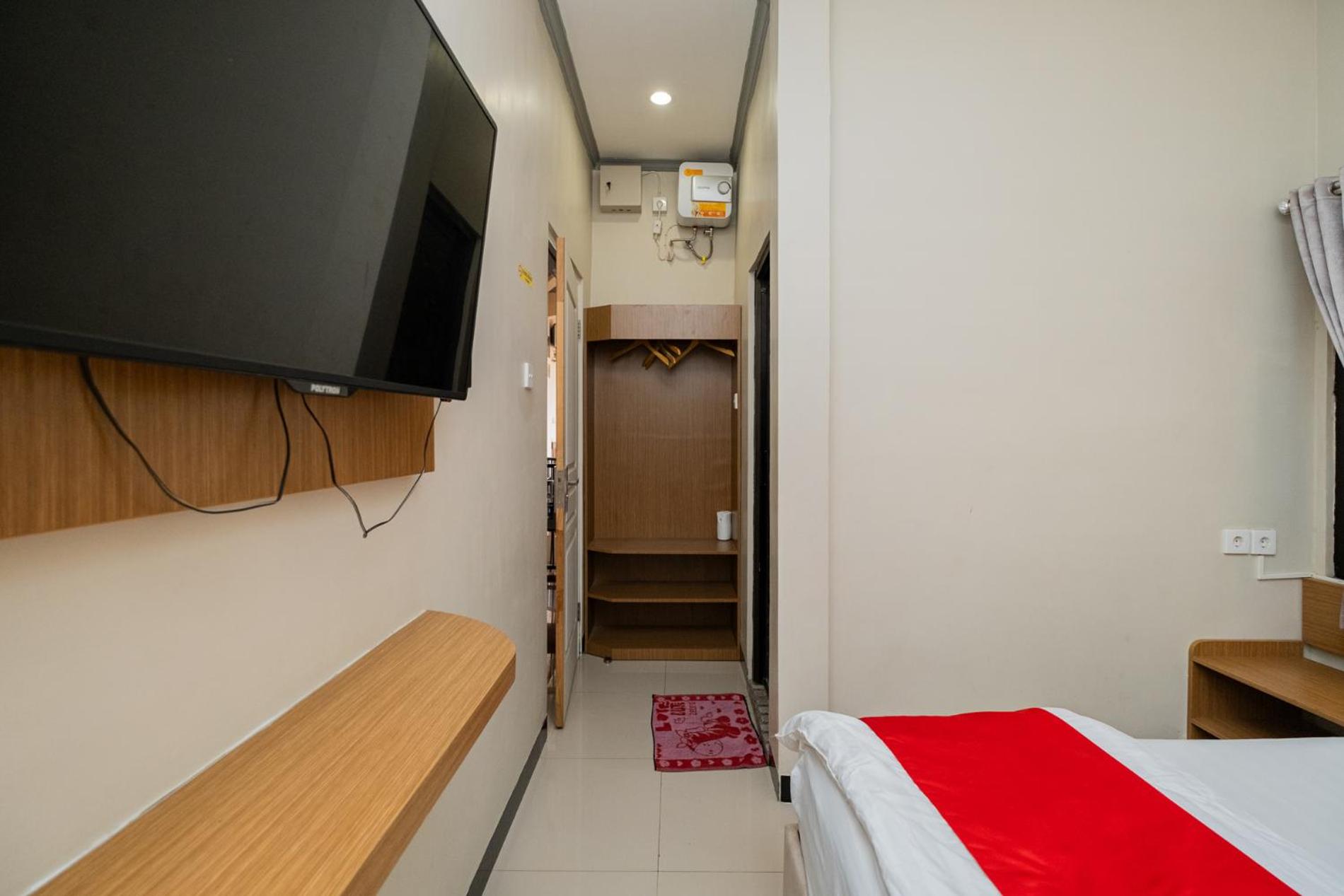 Double Room - Photo 7
